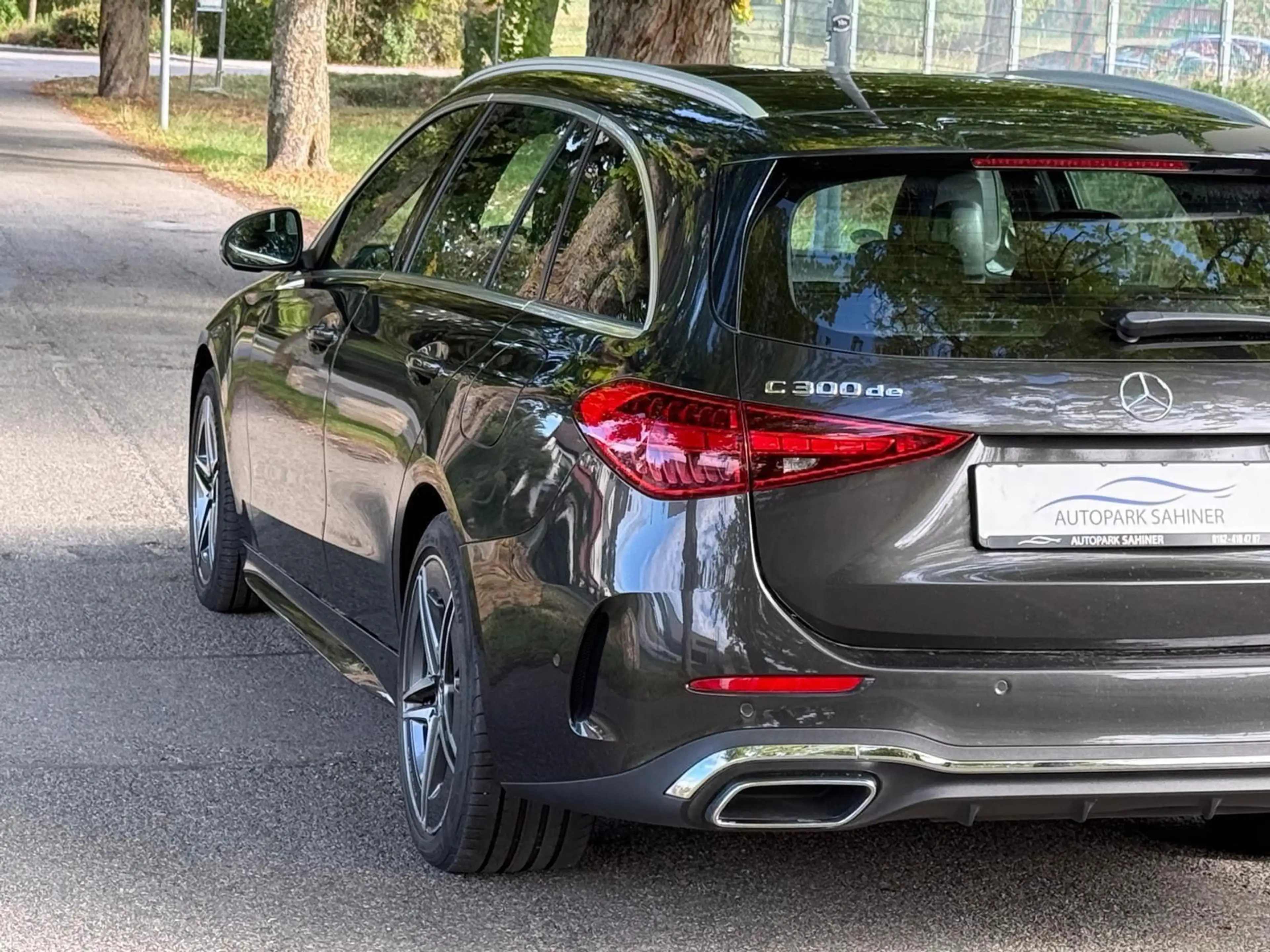 Mercedes-Benz C 300 de T-Modell*4M*BURMESTER*360°* — photo 11