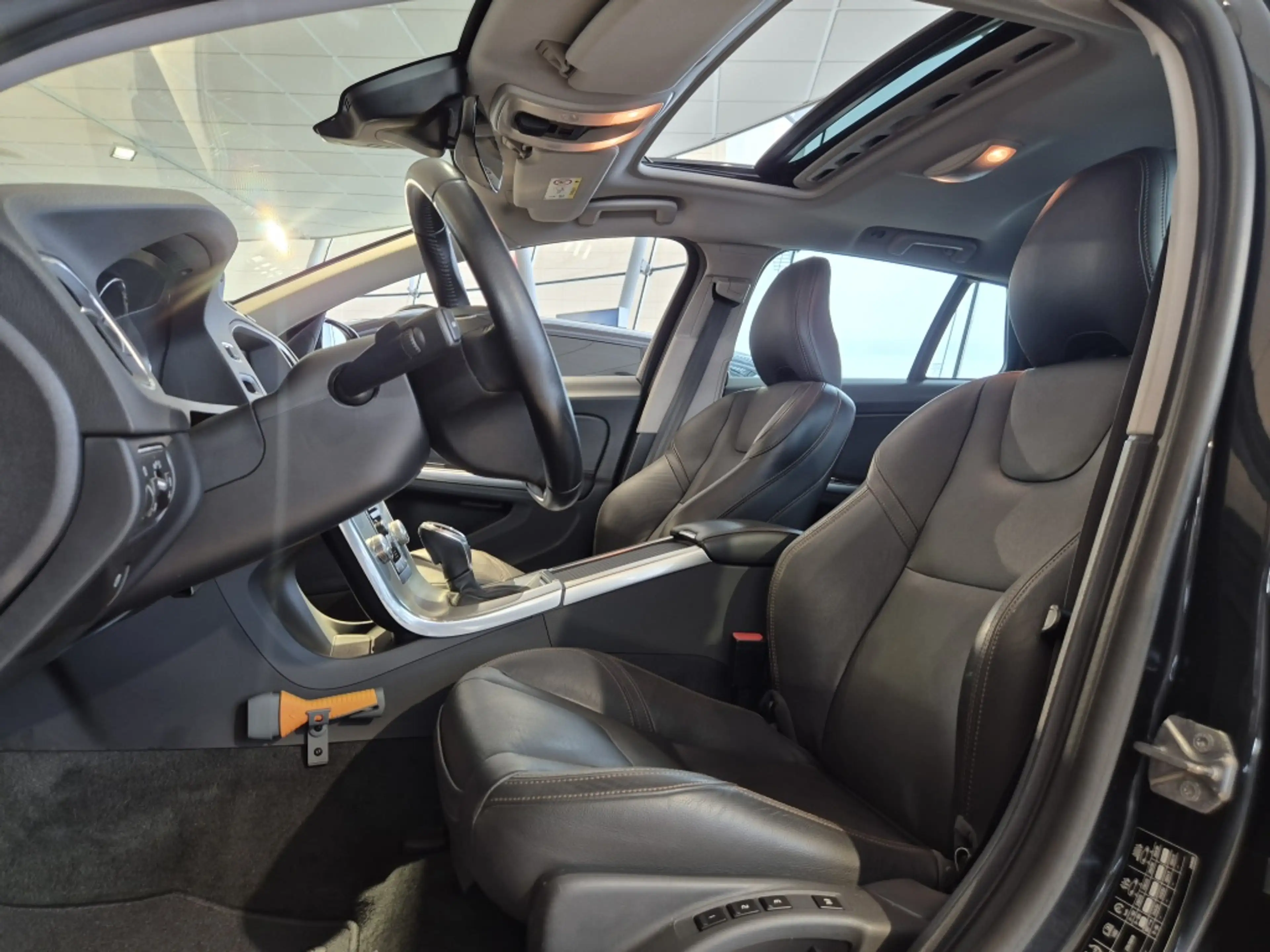 Volvo V60 Cross Country T5 Polar+ Luxury line | Camera | leder | S/K Dak — photo 4