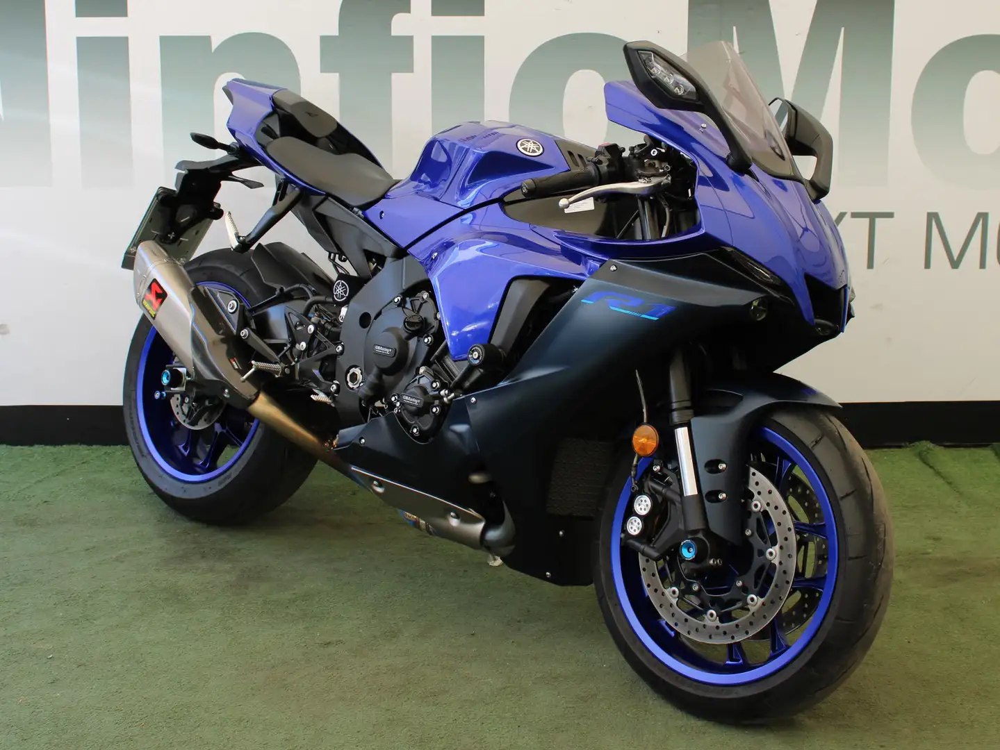 Yamaha YZF-R1 - 2