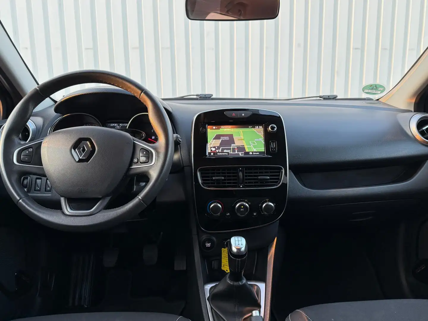 Renault Clio Estate 0.9 TCe Limited 2e Eigenaar,Trekhaak,Airco, Noir - 2