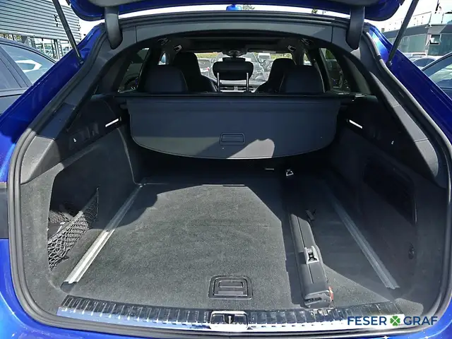 Audi RS6 view 10