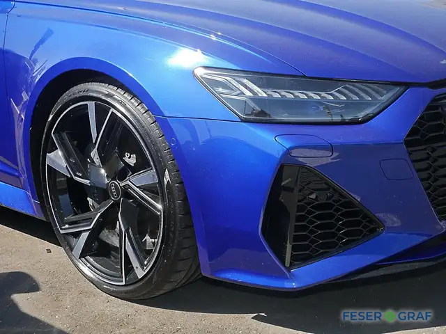 Audi RS6 view 11