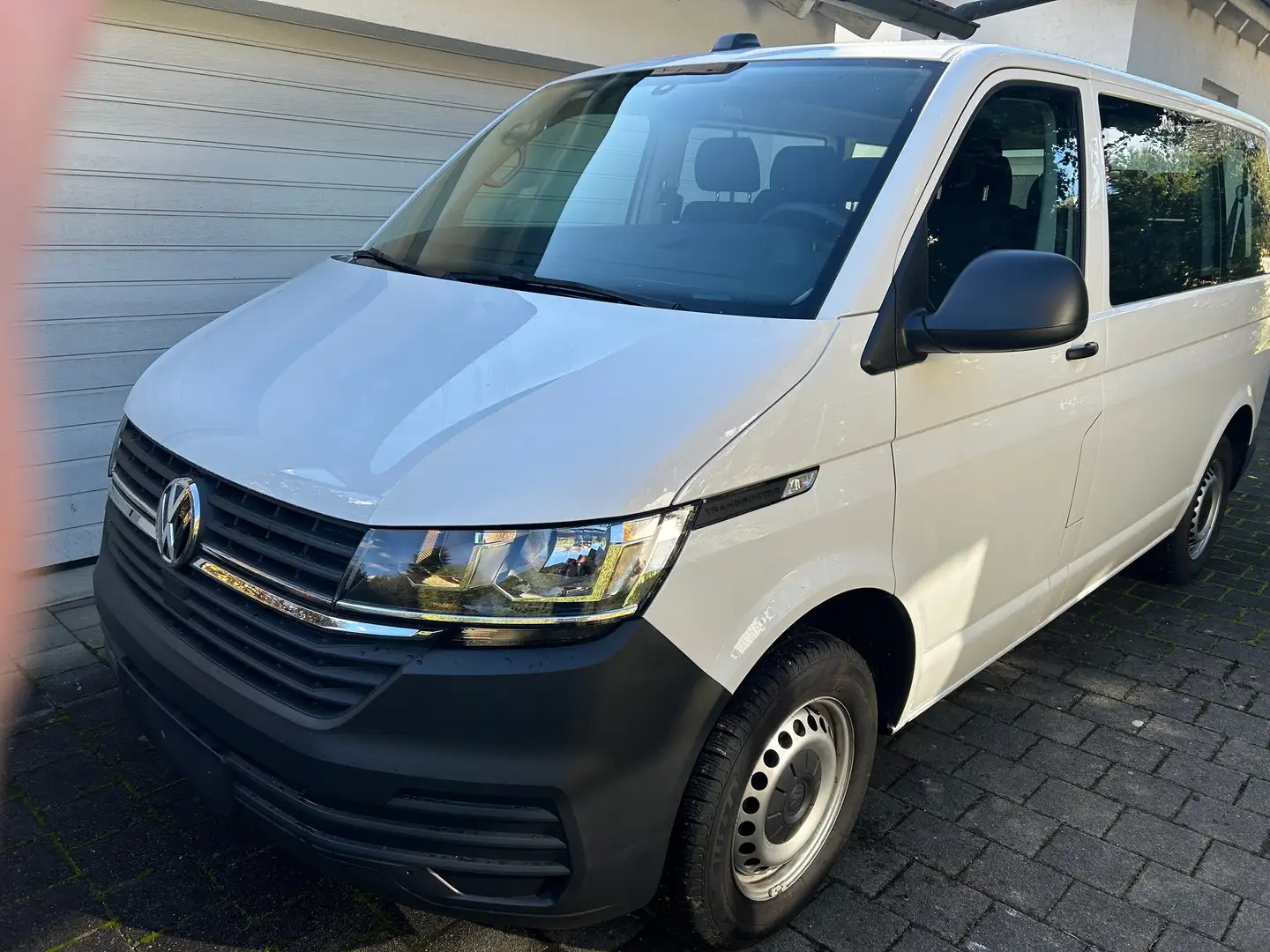 Volkswagen T6.1 Kombi 2,0 TDI SHZ PDC 3-3-3 BT BC Weiß - 2