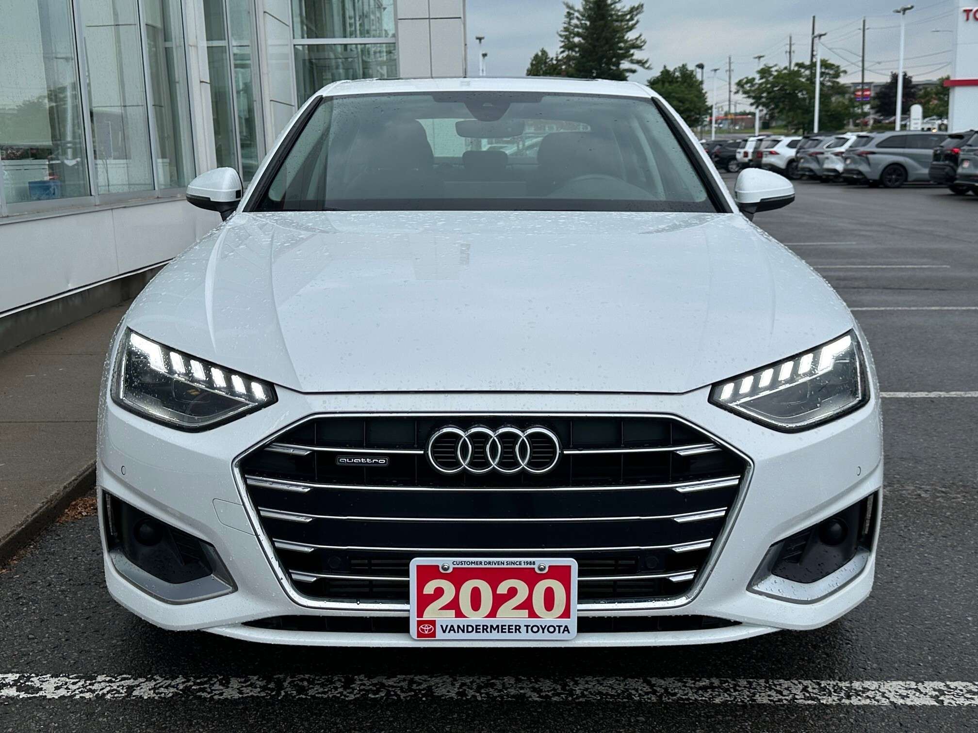 2020 Audi A4 ONE OWNER+DEALER SERVICED! alt 3