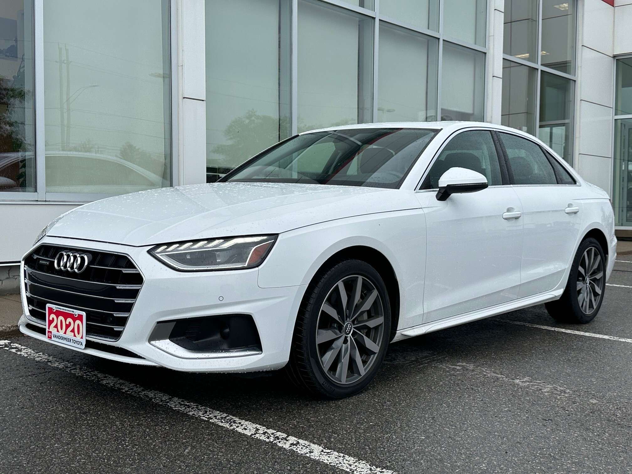 2020 Audi A4 ONE OWNER+DEALER SERVICED!