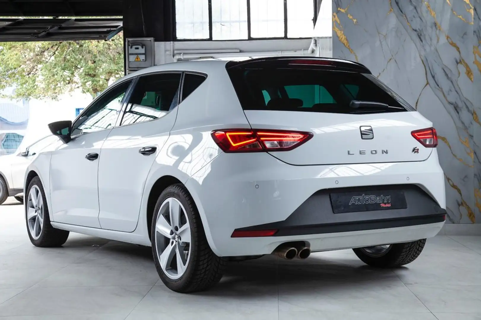 SEAT Leon Nuevo  2.0 TDI 184cv St&Sp FR Plus Blanco - 2