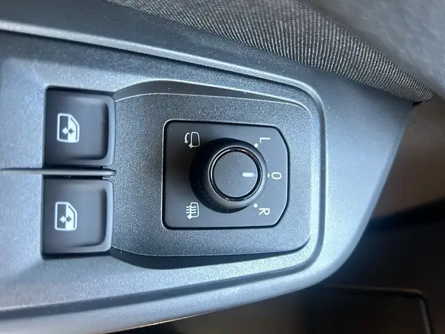 Ford Transit Connect view 14