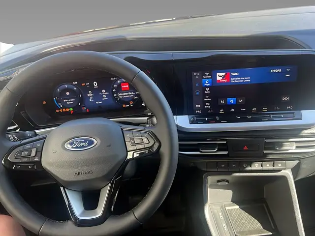 Ford Transit Connect view 11