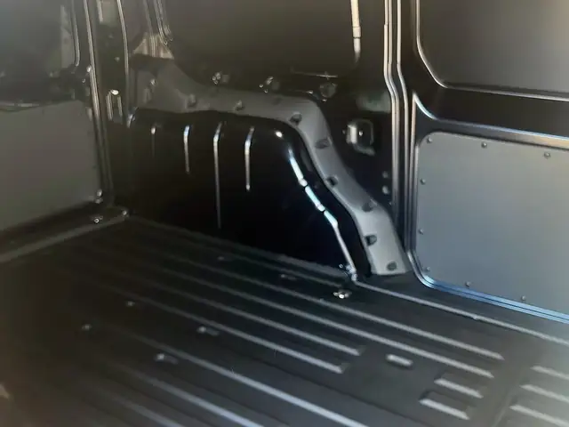 Ford Transit Connect view 10