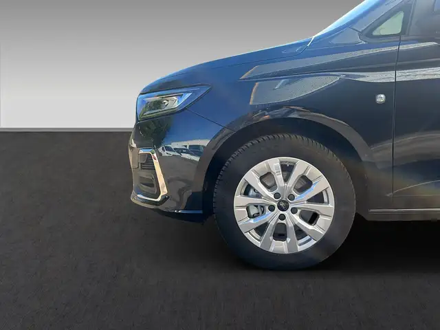 Ford Transit Connect view 4