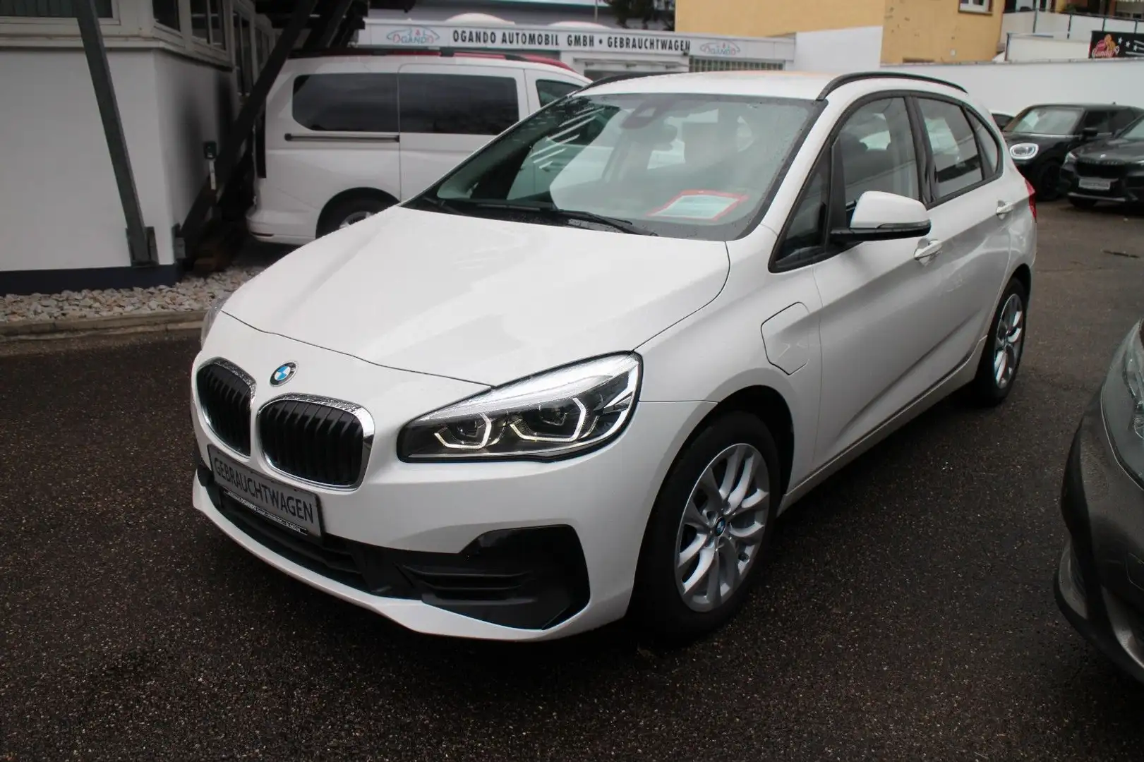 BMW 225 225xe Avtive Tour/Autom/Navi/LED/Klim/Kamara/PDC Weiß - 1