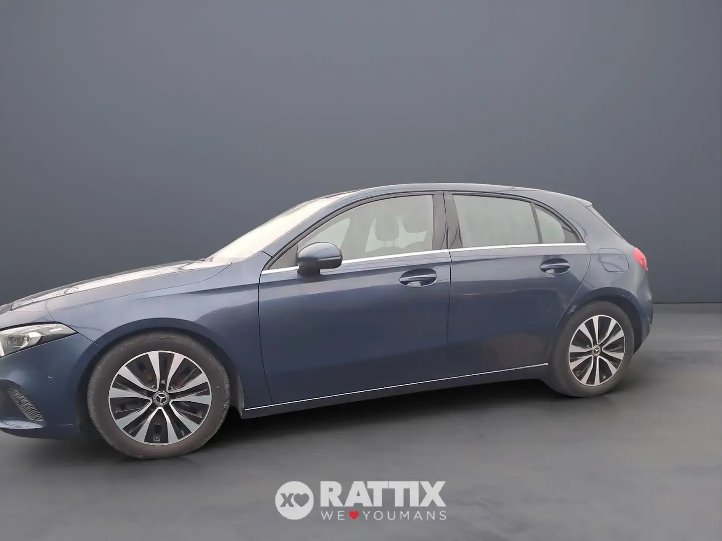 Mercedes-Benz A 180 d 1.3 136CV Business Extra Auto Blu/Azzurro - 2