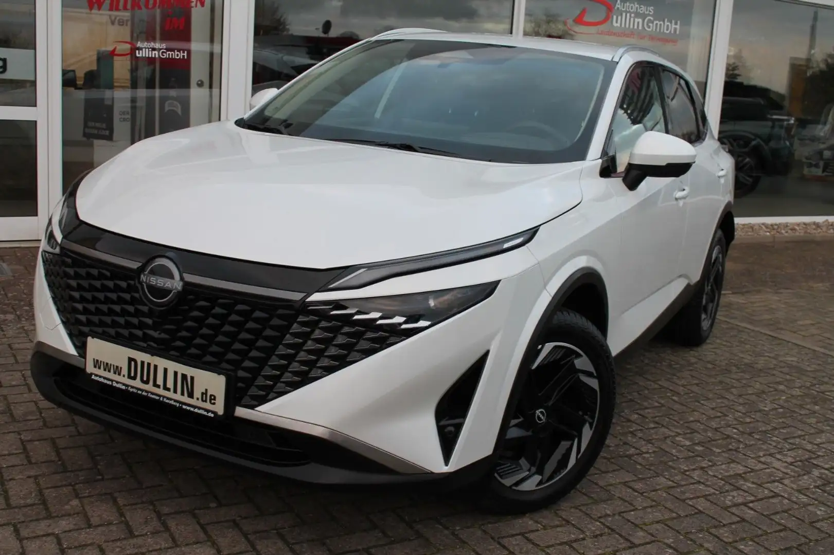 Nissan Qashqai 1.3 DIG-T N-Connecta AT Ganzjahresreifen Weiß - 2