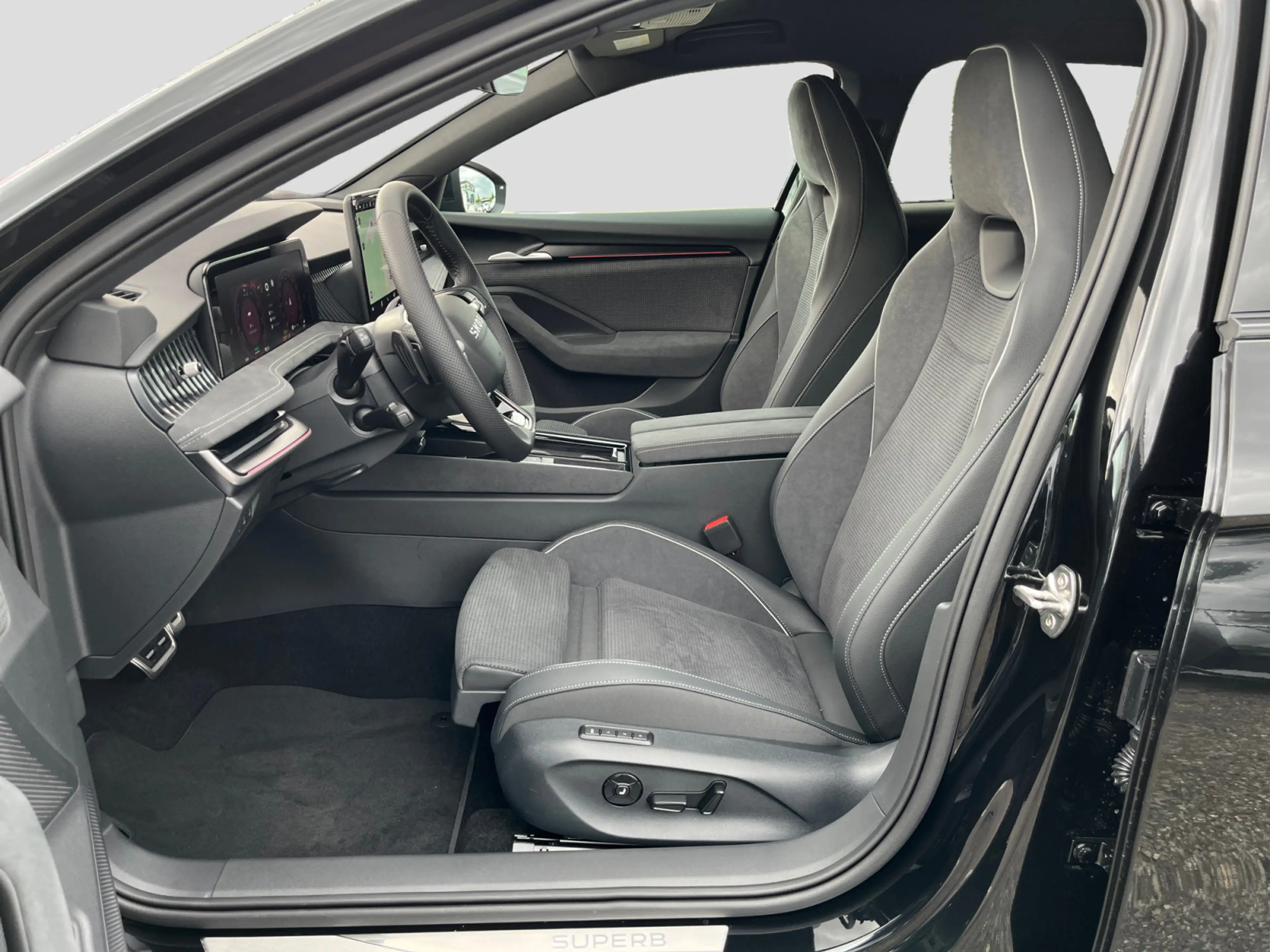 Skoda Superb Combi Sportline 1,5 TSI iV pACC HuD AHK — photo 10