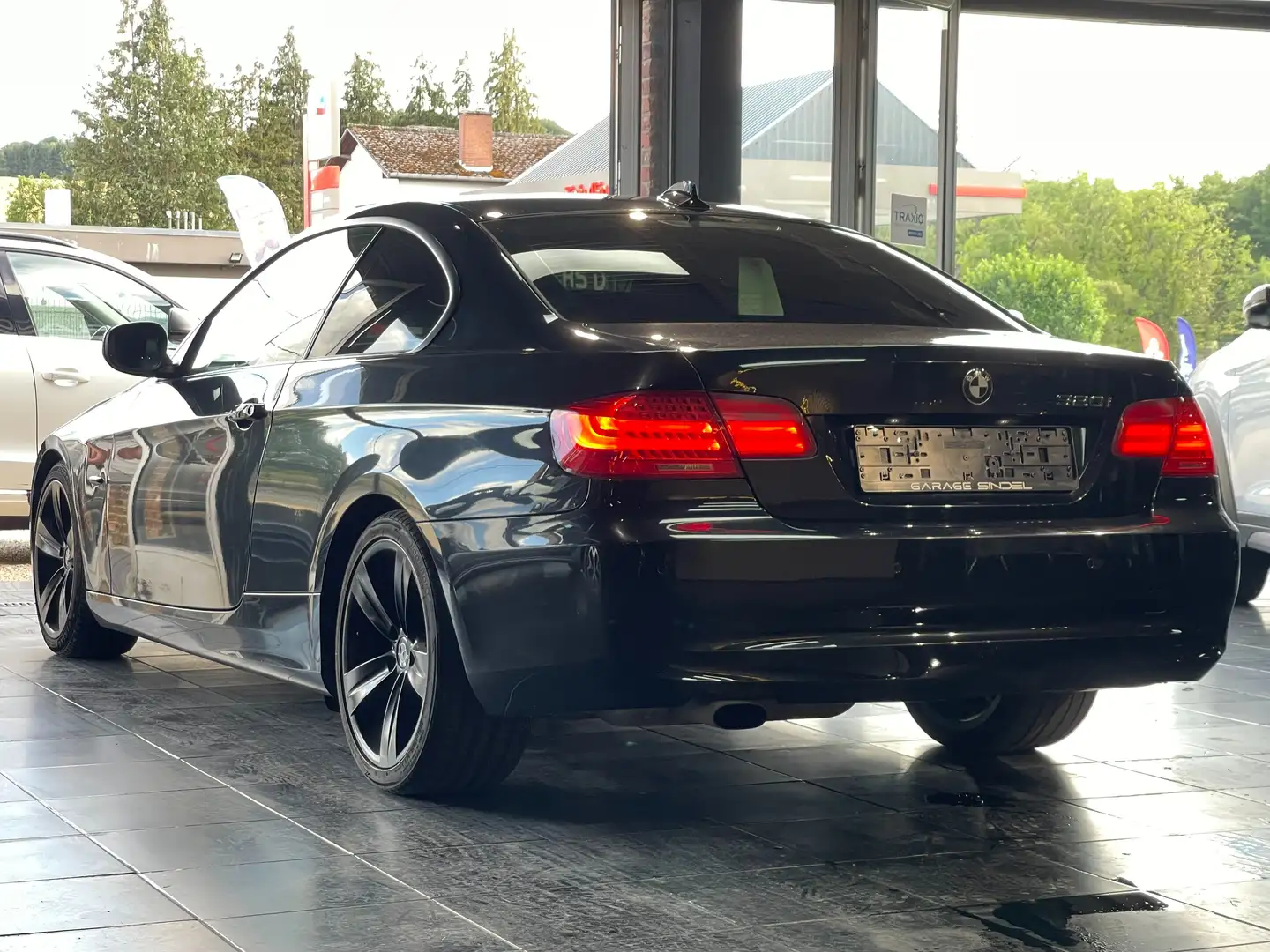 BMW 320 Coupé 320i / Navi / Prêt à immatriculé Noir - 2