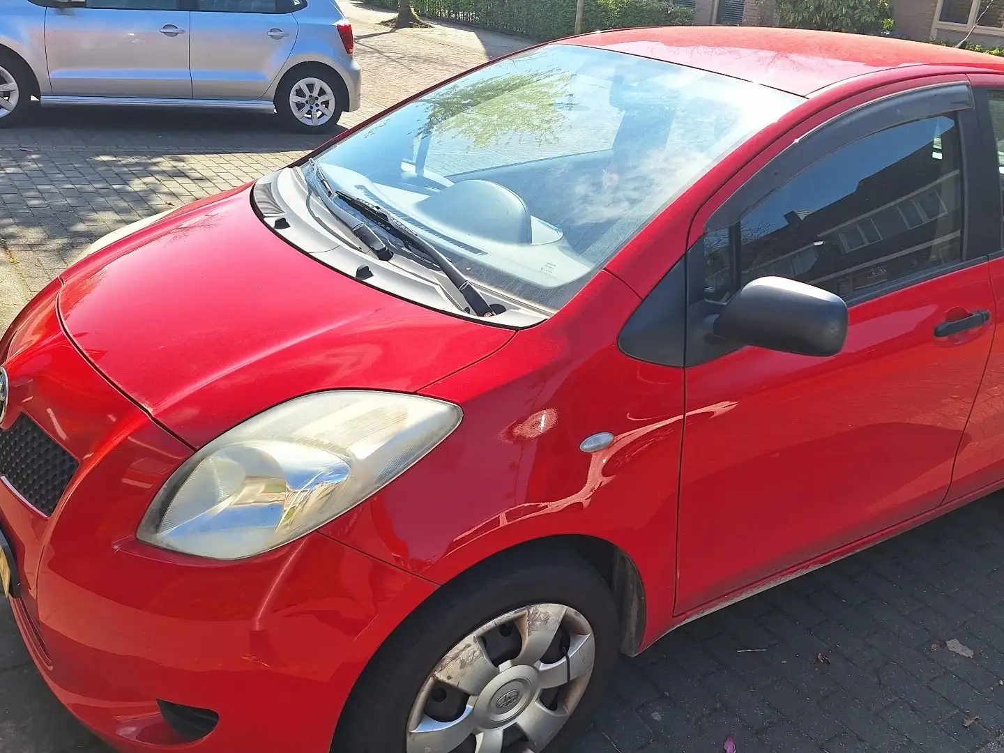 Toyota Yaris 1.3 VVTi Terra Червоний - 1