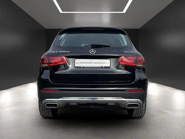 Mercedes-Benz GLC view 10