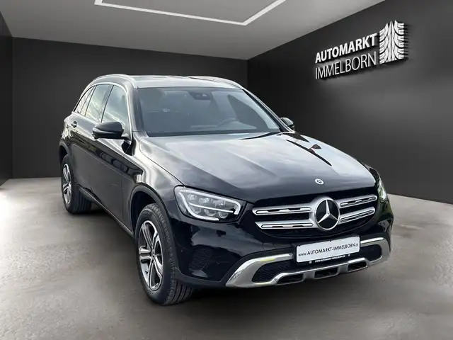 Mercedes-Benz GLC view 2