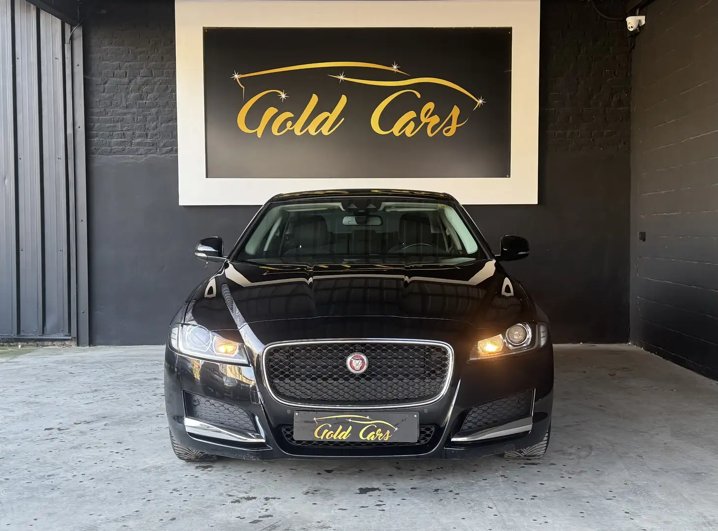 Jaguar XF XF 2.0 D E-Performance Prestige Noir - 1