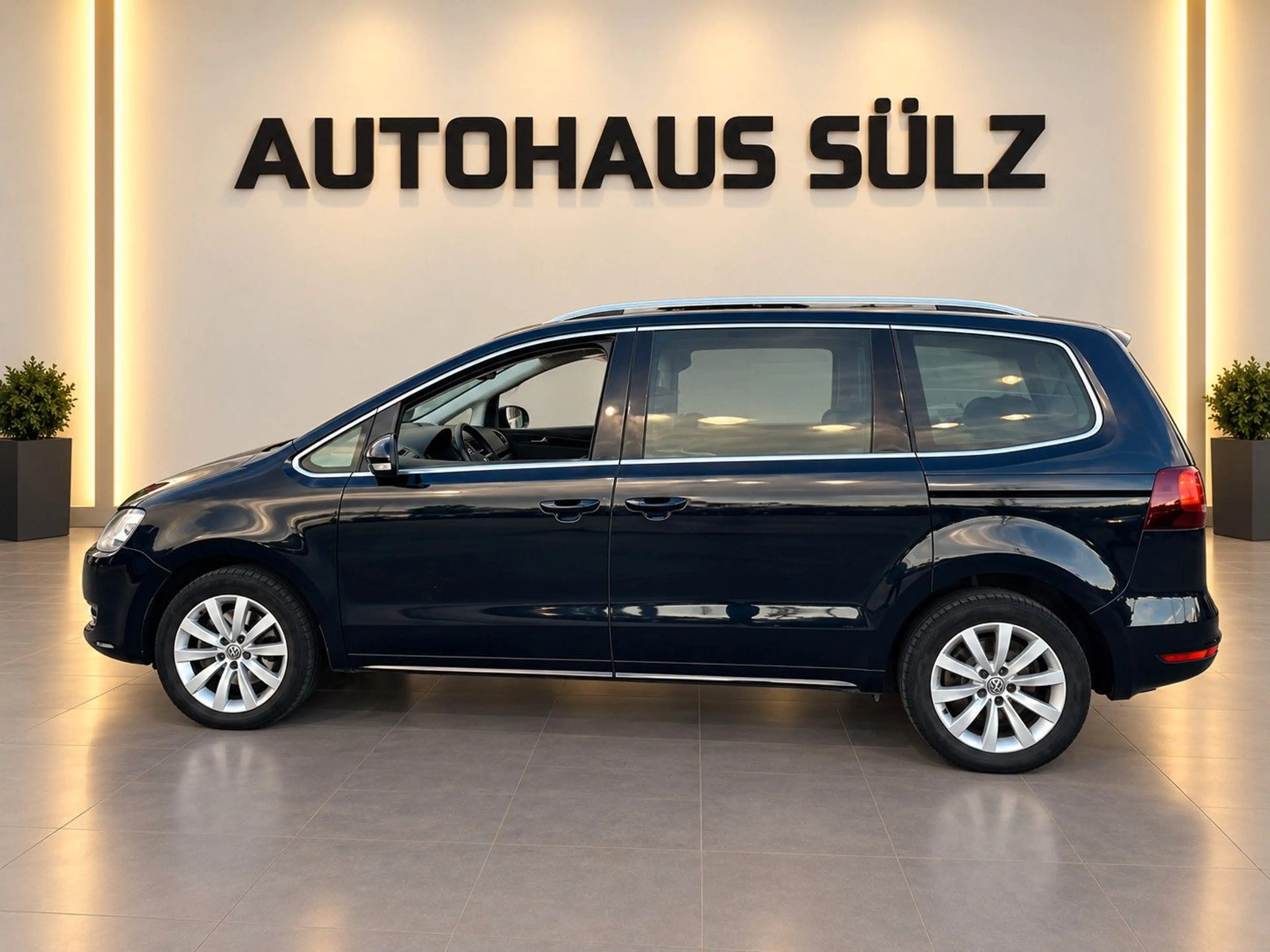 Volkswagen Sharan 2.0 TDI SCR Highline 7-Sitzer mit Panoram — photo 4