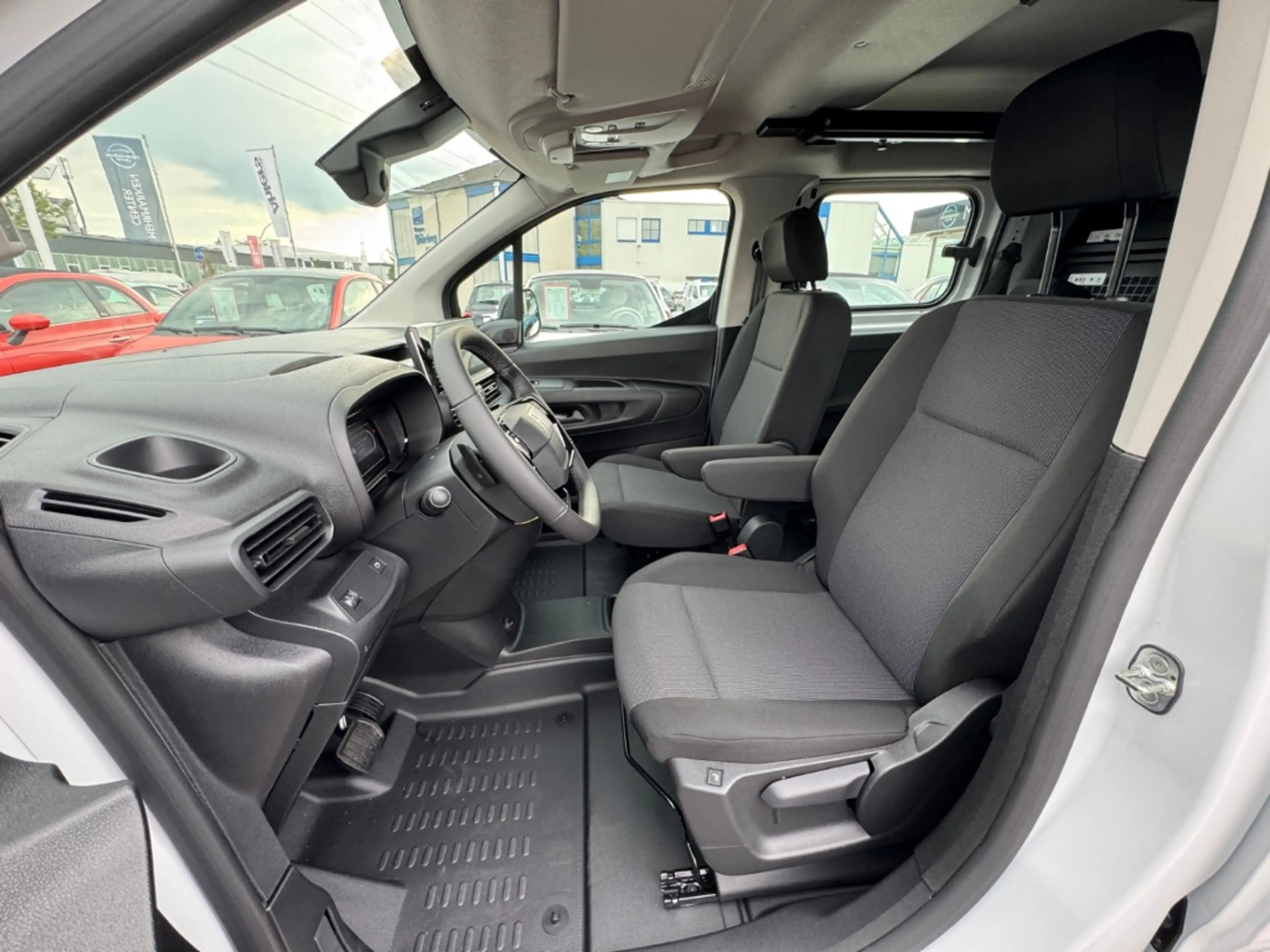 Fiat Doblo Multicab XL+AUTOMATIK+KAMERA+CARPLAY+SHZ+KLIMAAUTO — photo 17