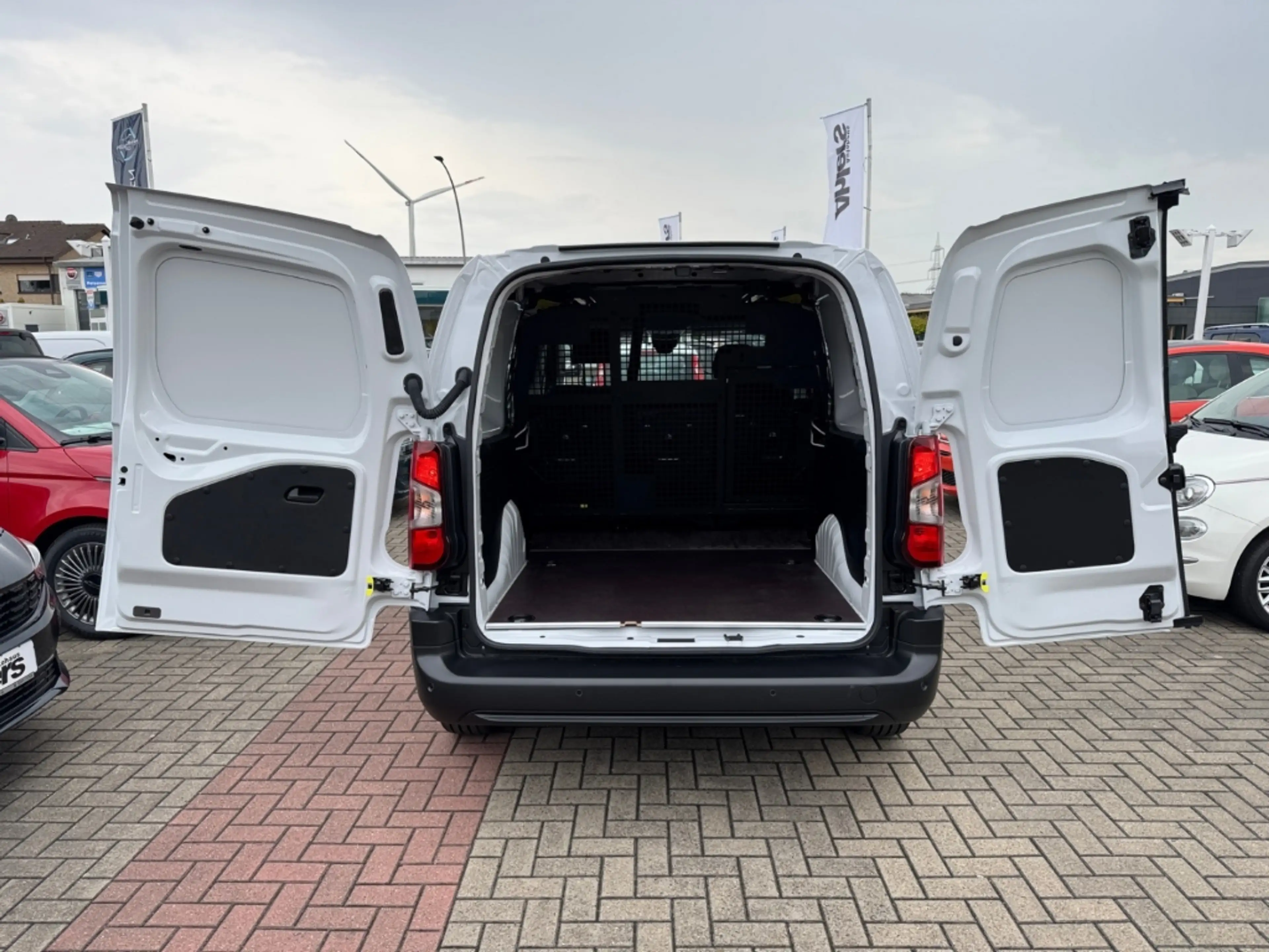 Fiat Doblo Multicab XL+AUTOMATIK+KAMERA+CARPLAY+SHZ+KLIMAAUTO — photo 10