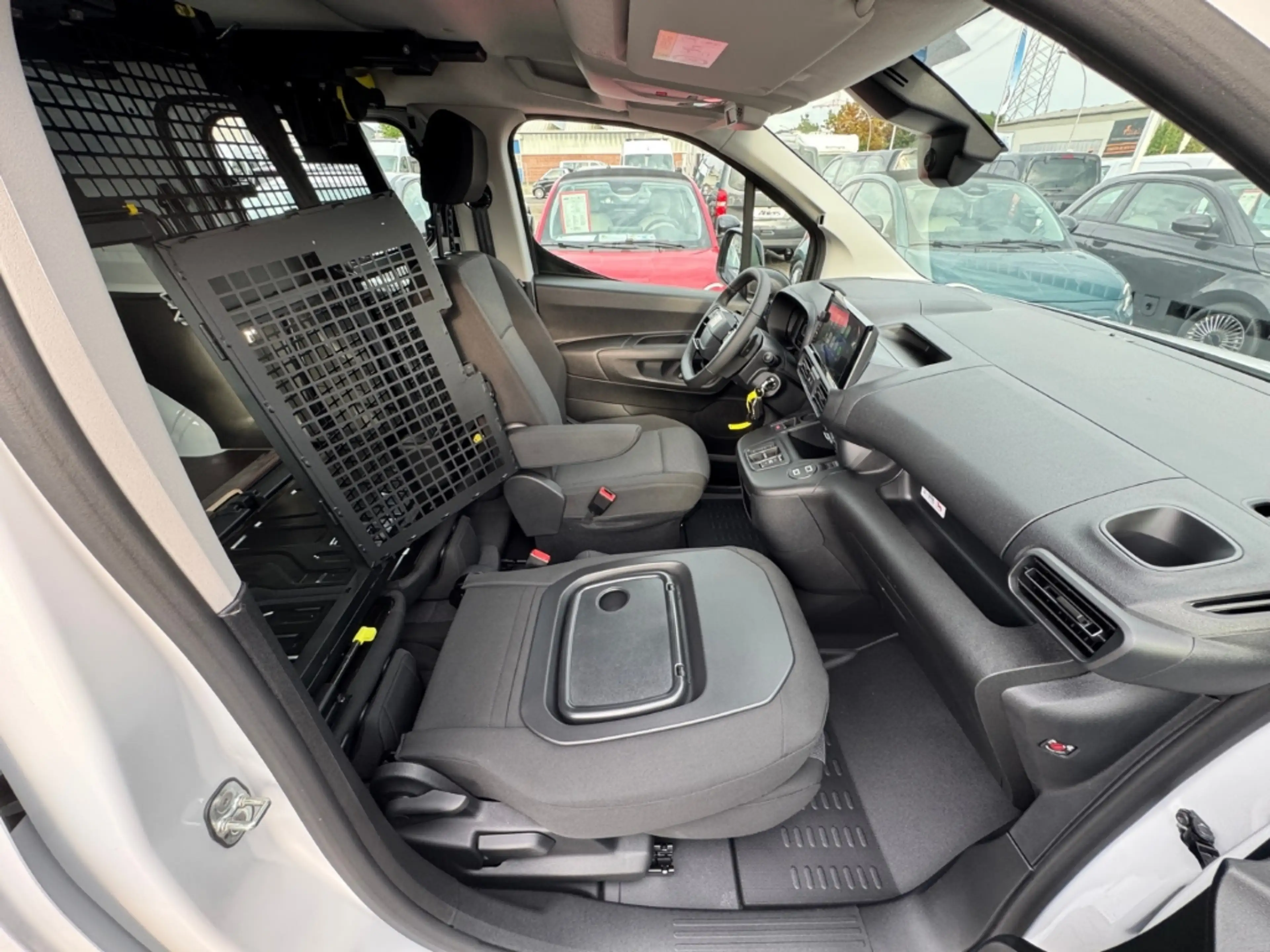 Fiat Doblo Multicab XL+AUTOMATIK+KAMERA+CARPLAY+SHZ+KLIMAAUTO — photo 19