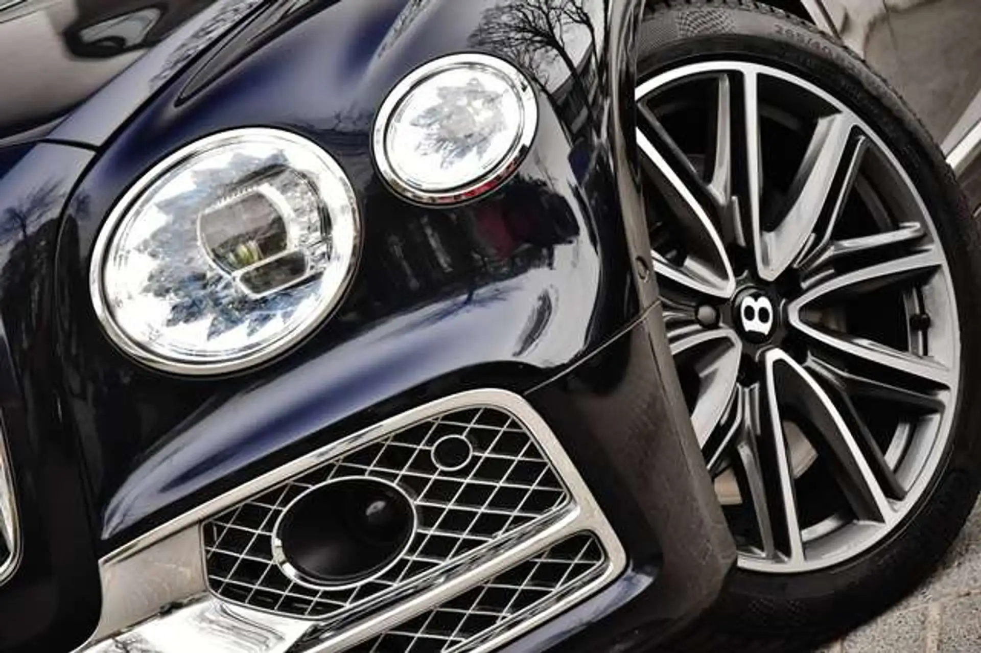 Bentley Flying Spur Flying Spur 2023 블랙 사진 4