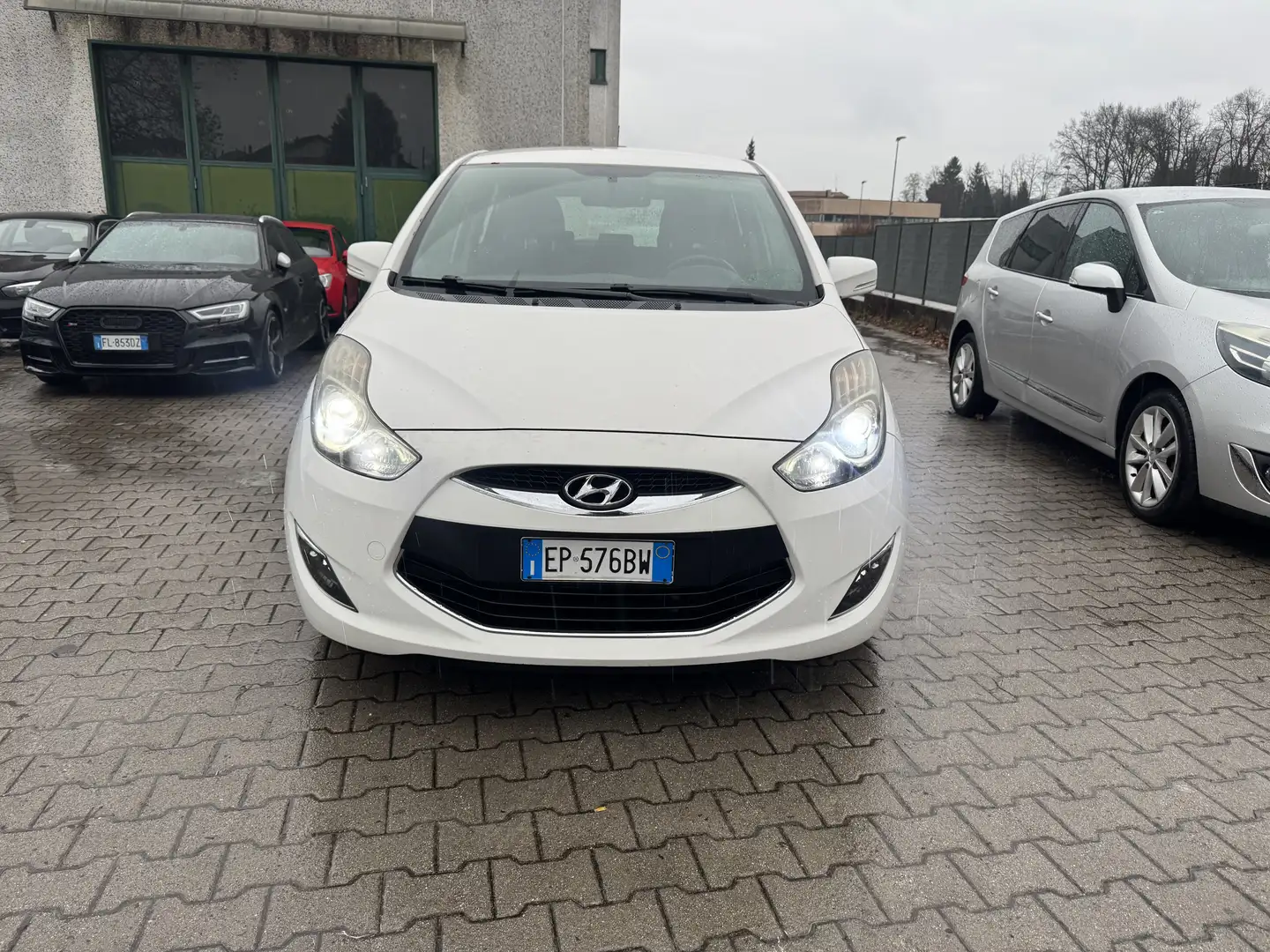 Hyundai iX20 1.6 crdi Comfort - 1