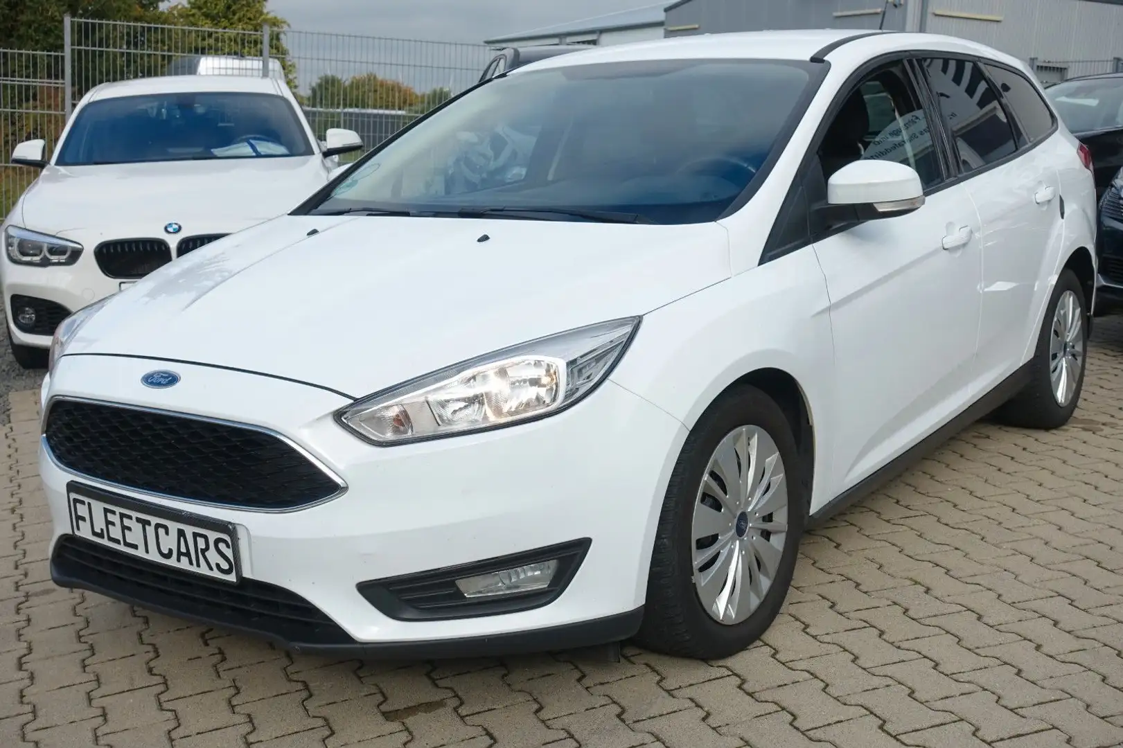 Ford Focus Turnier - Sitzheizung - Anhängerkupplung Weiß - 1