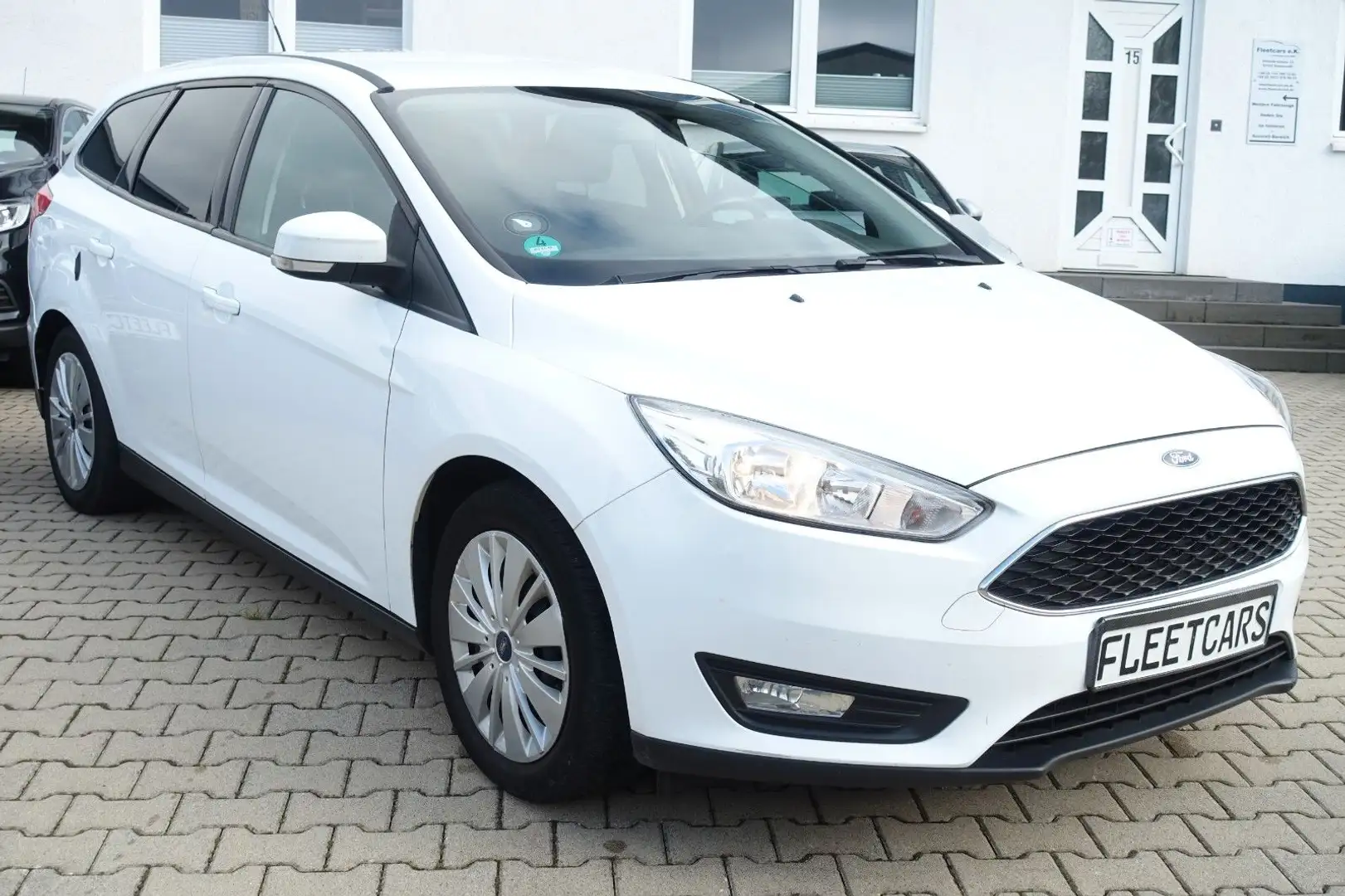 Ford Focus Turnier - Sitzheizung - Anhängerkupplung Weiß - 2