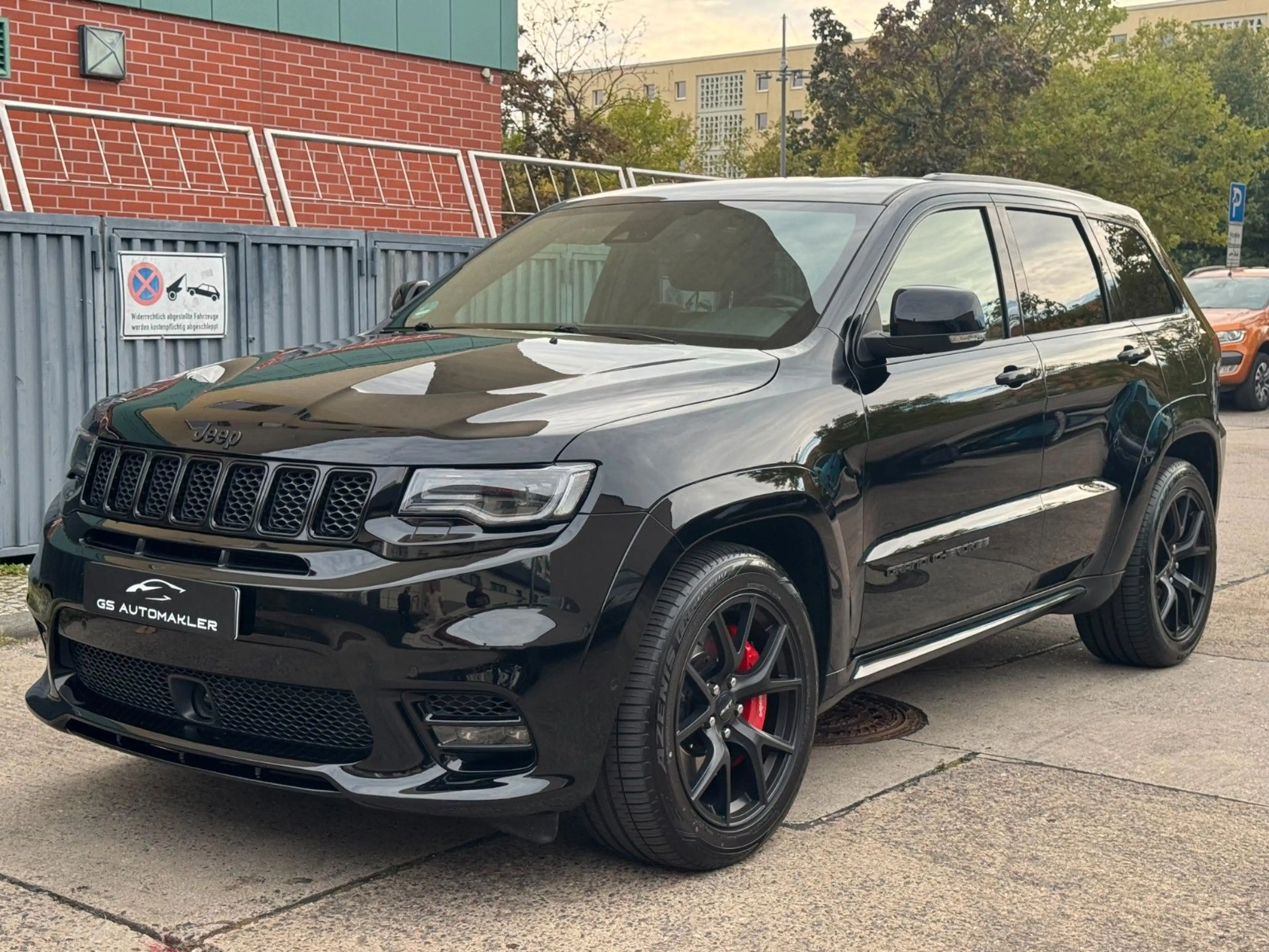 Jeep Grand Cherokee 6.4 V8 HEMI SRT — photo 2