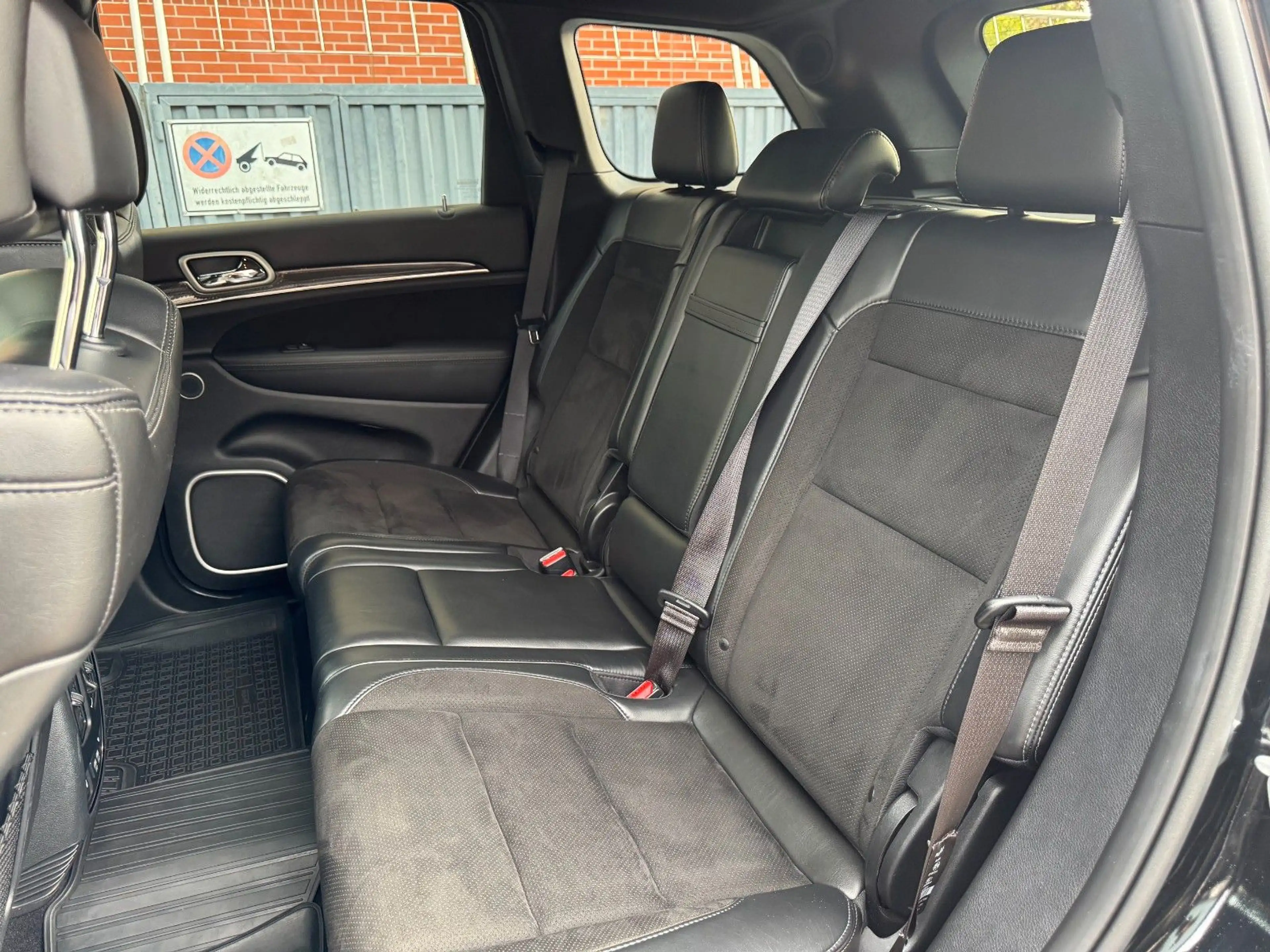 Jeep Grand Cherokee 6.4 V8 HEMI SRT — photo 13