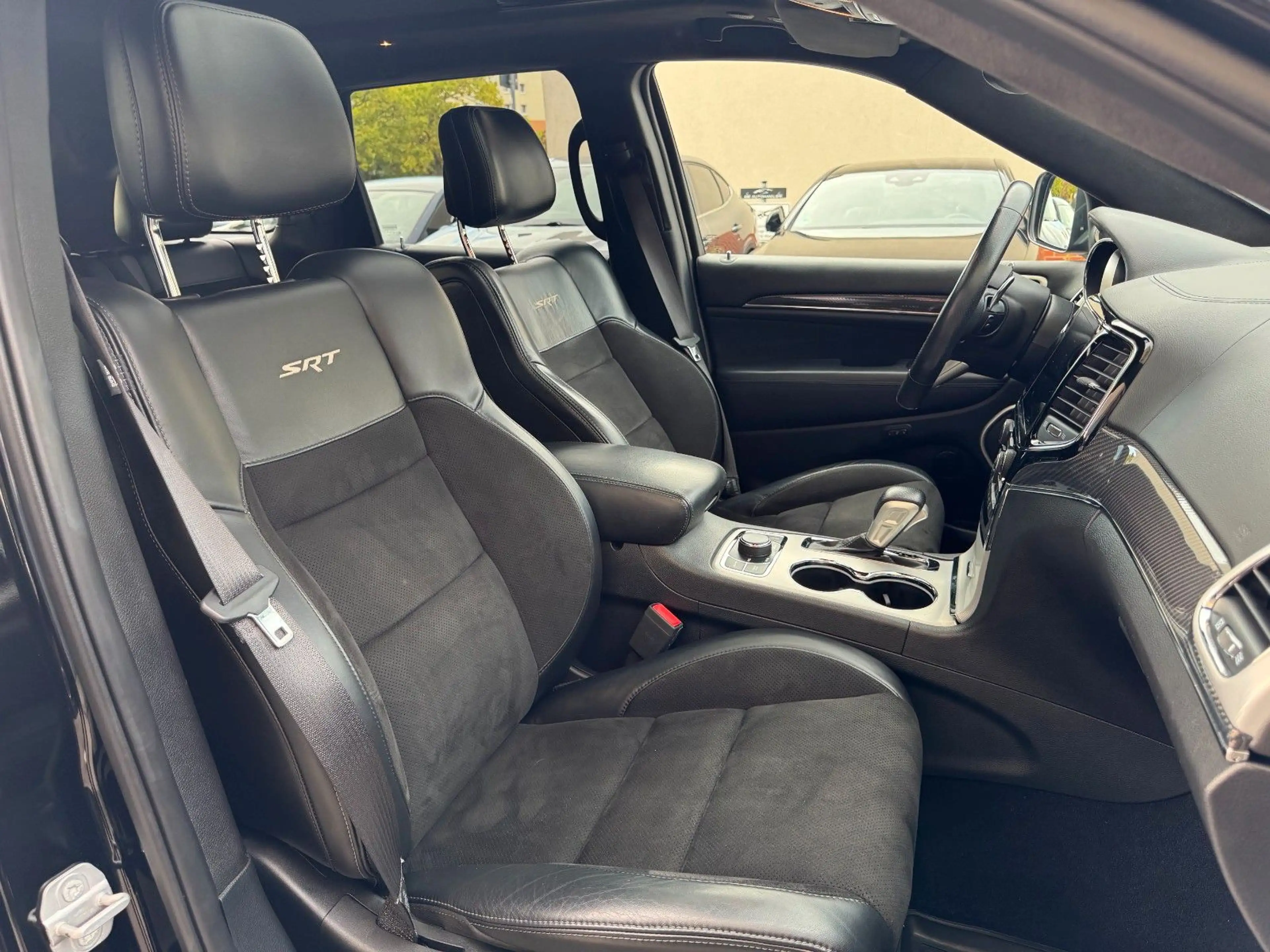Jeep Grand Cherokee 6.4 V8 HEMI SRT — photo 11