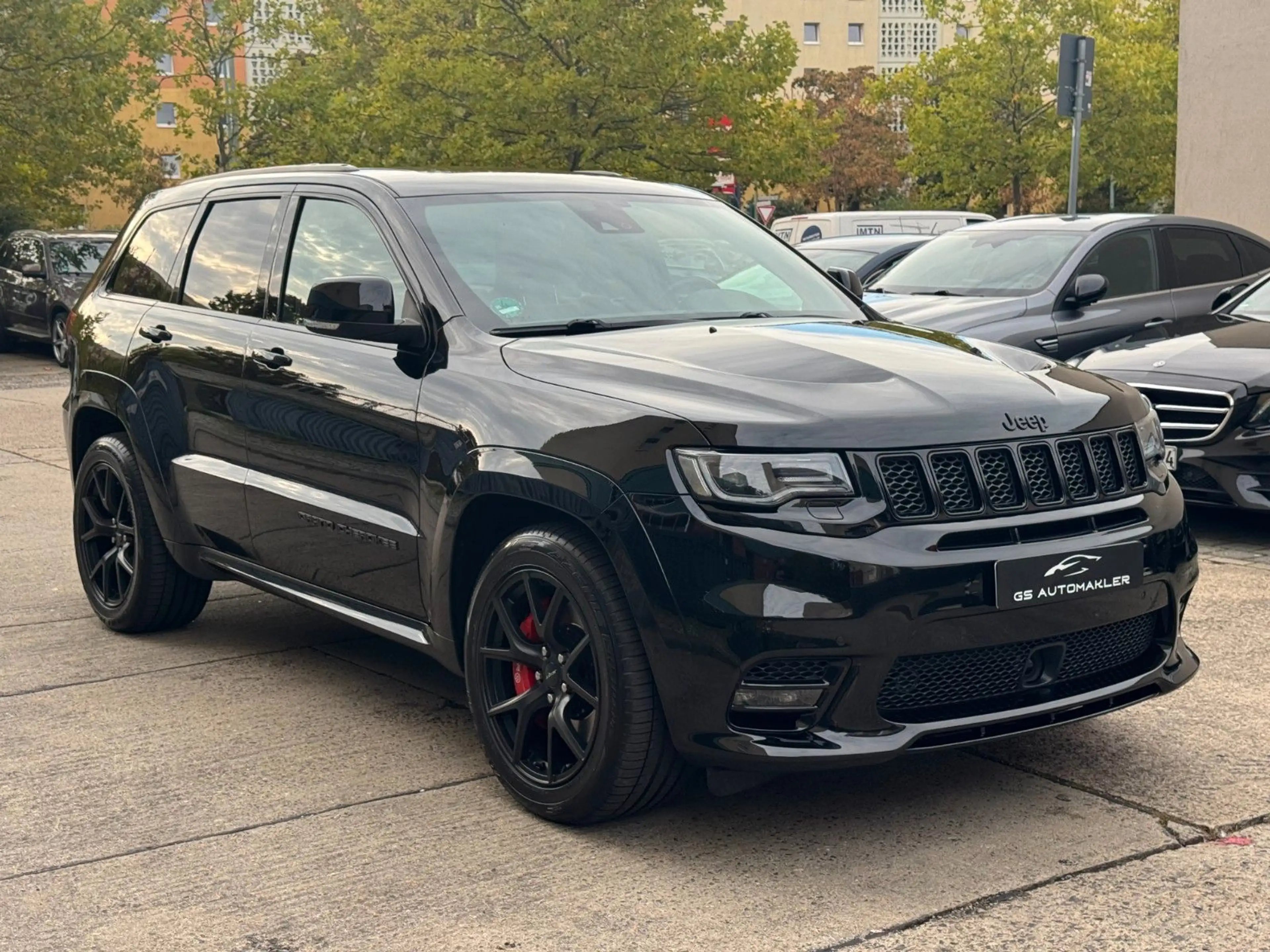 Jeep Grand Cherokee 6.4 V8 HEMI SRT — photo 4