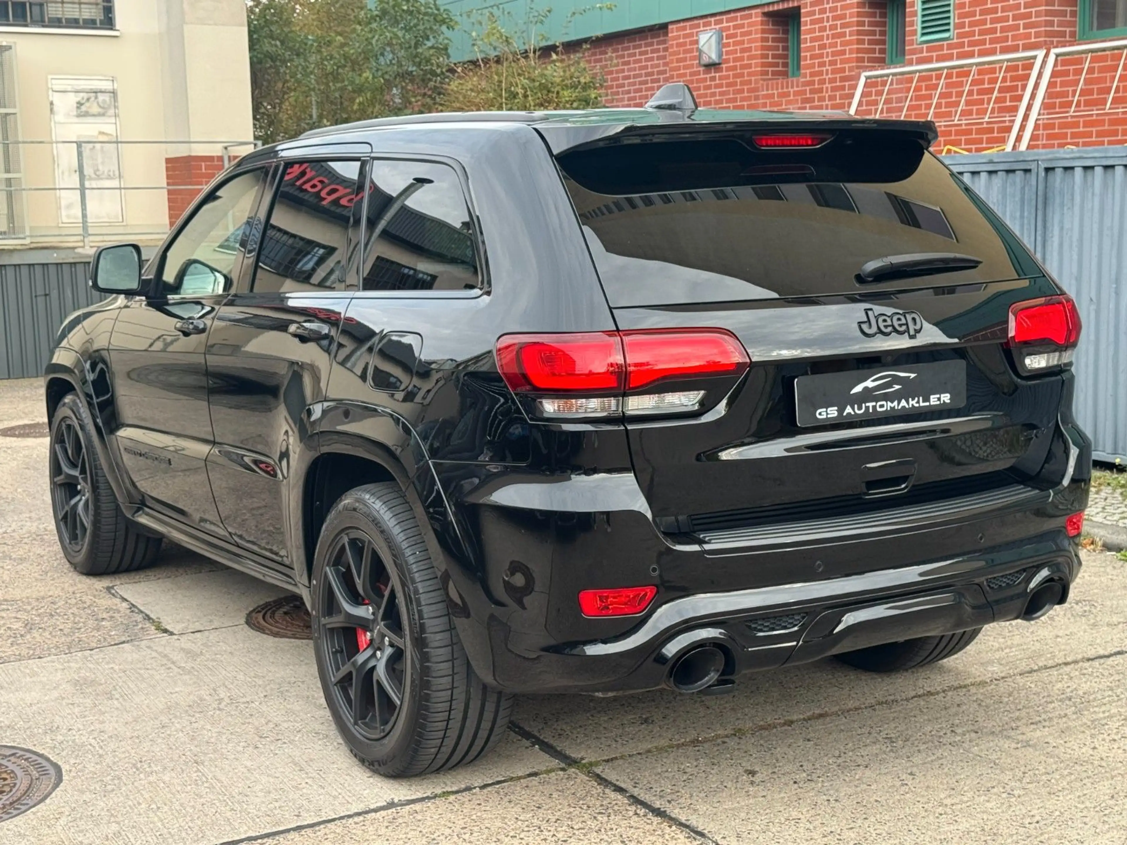 Jeep Grand Cherokee 6.4 V8 HEMI SRT — photo 7
