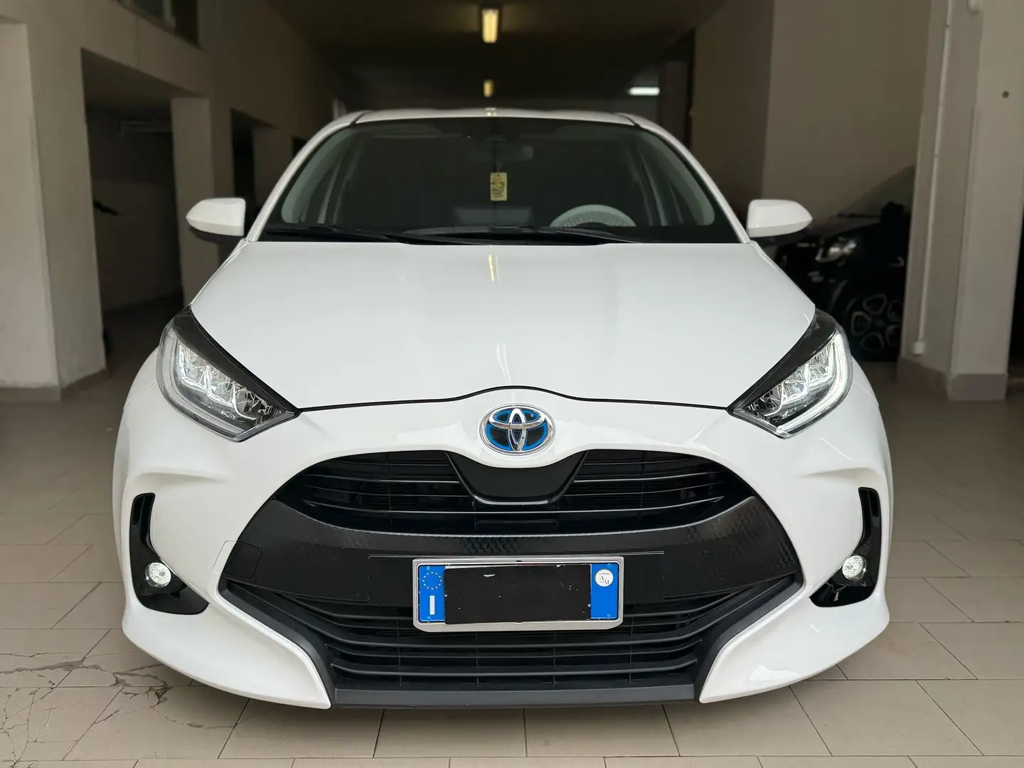 Toyota Yaris 1.5h Lounge Hybrid - 2