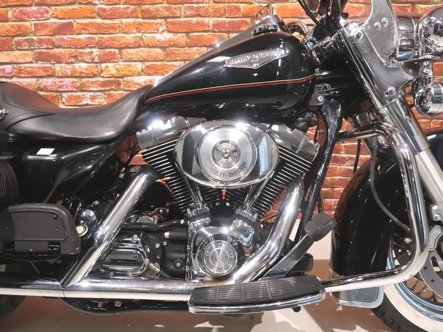 Harley-Davidson Road King FLHRC Classic 1450 Noir - 2