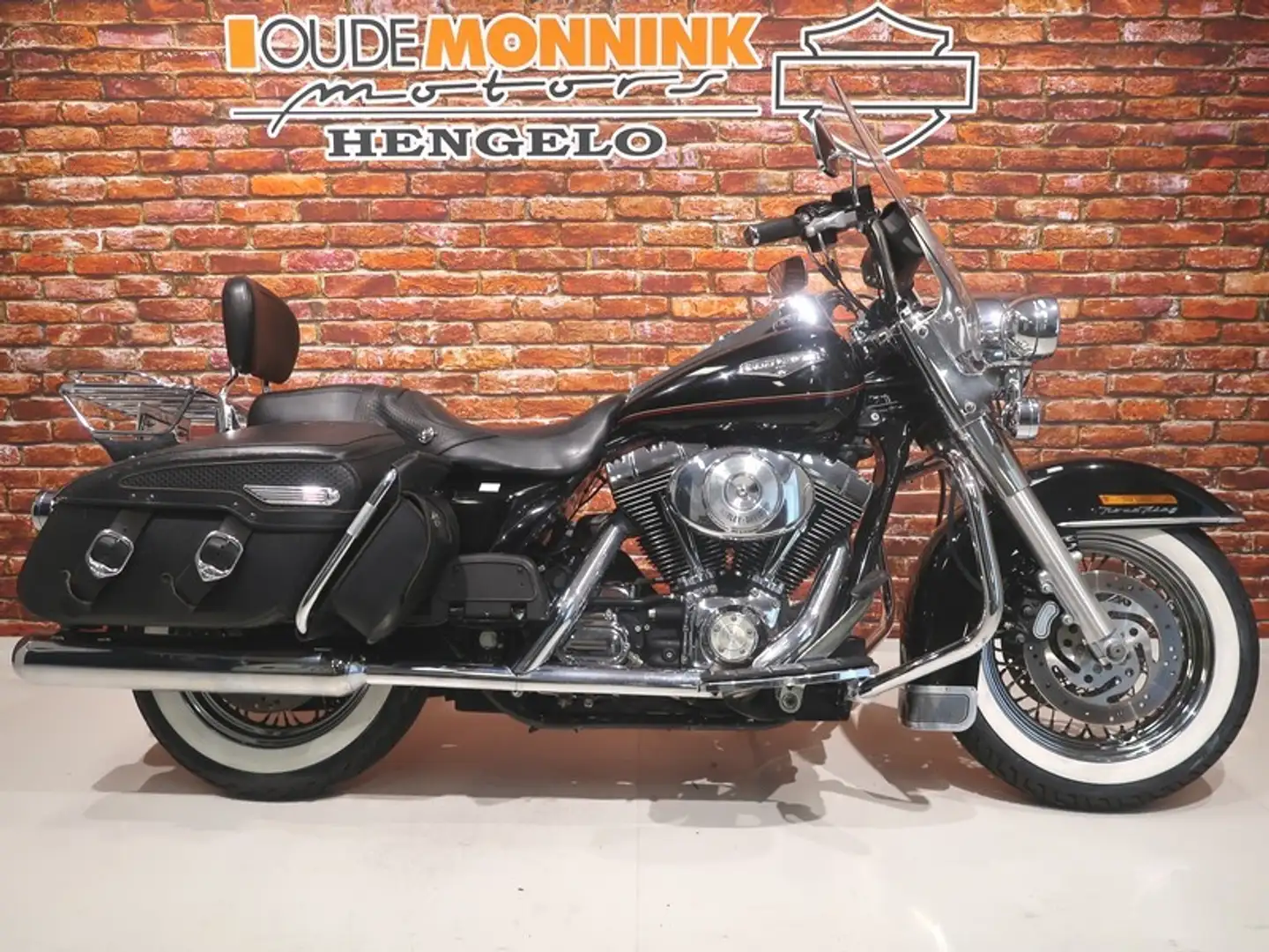 Harley-Davidson Road King FLHRC Classic 1450 Noir - 1