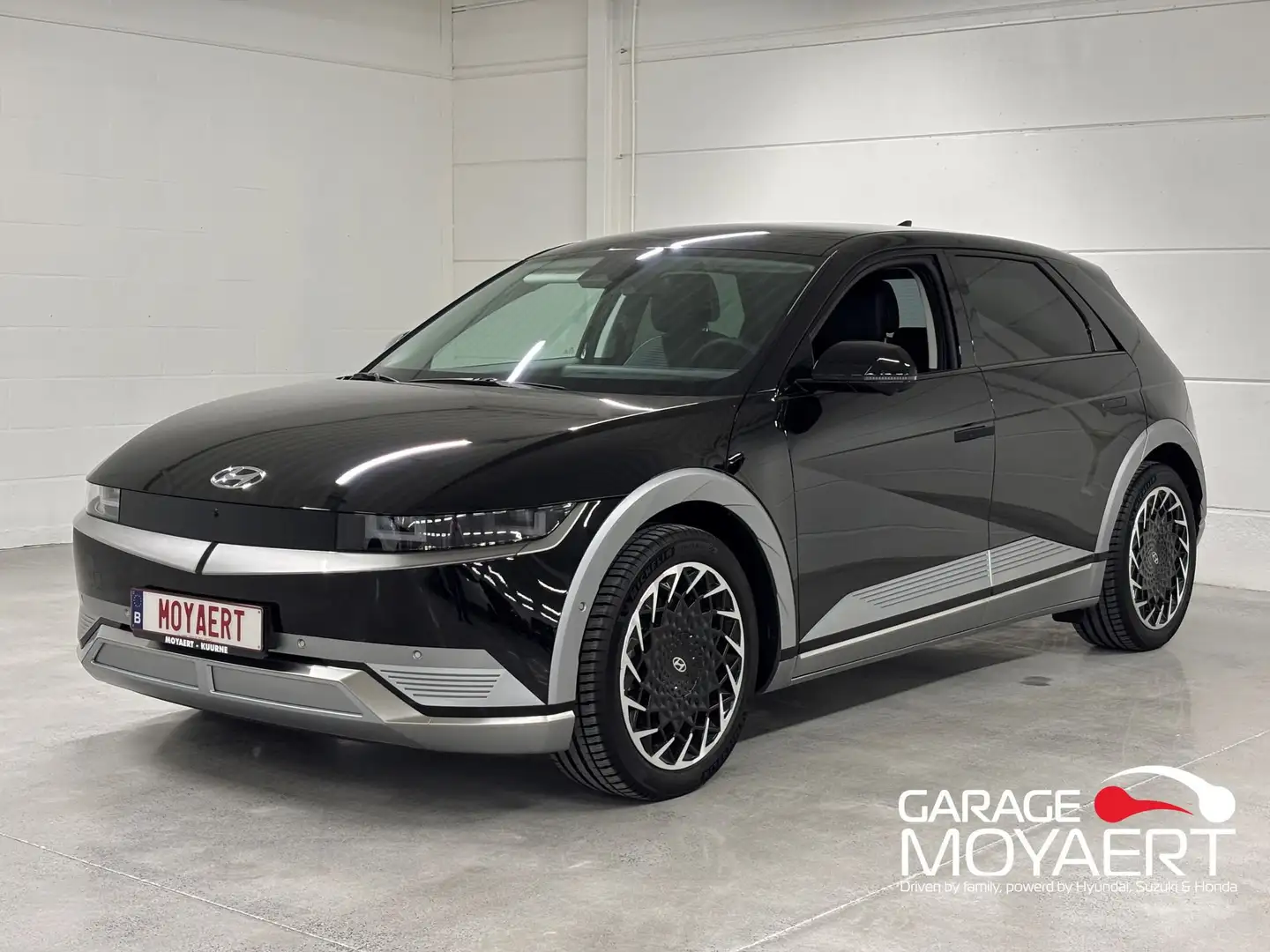 Hyundai IONIQ 5 73 kwh Balance Solar RWD | 3 JAAR GRATIS ONDERHOUD Noir - 1