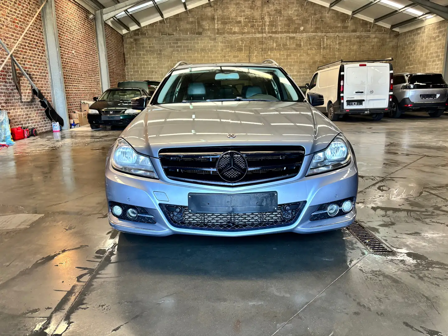 Mercedes-Benz C 200 CDI BE AvantgardeStart/Stop(Problème de moteur) Grau - 1