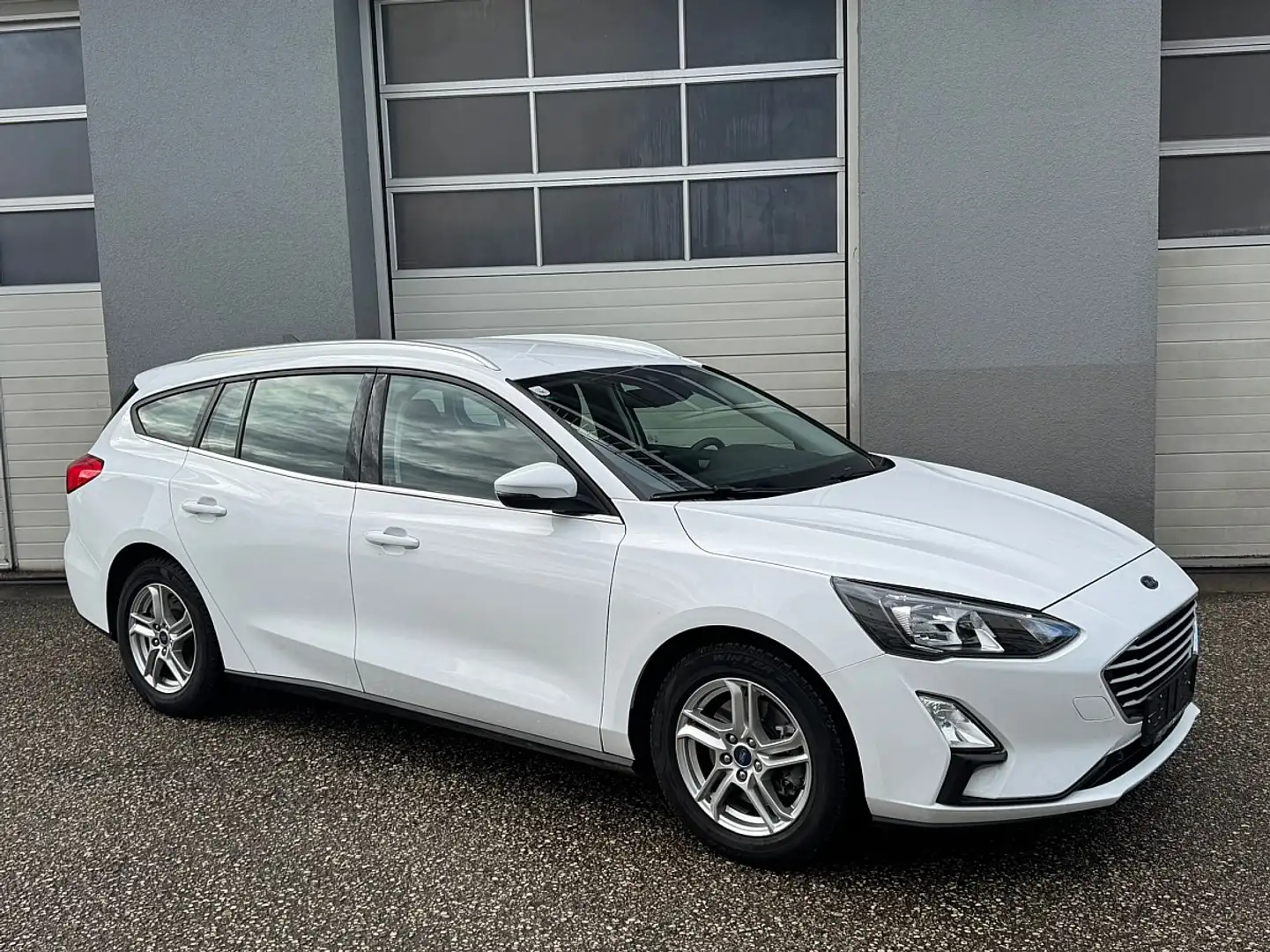 Ford Focus Traveller 1,5 EcoBlue Cool & Connect Weiß - 2