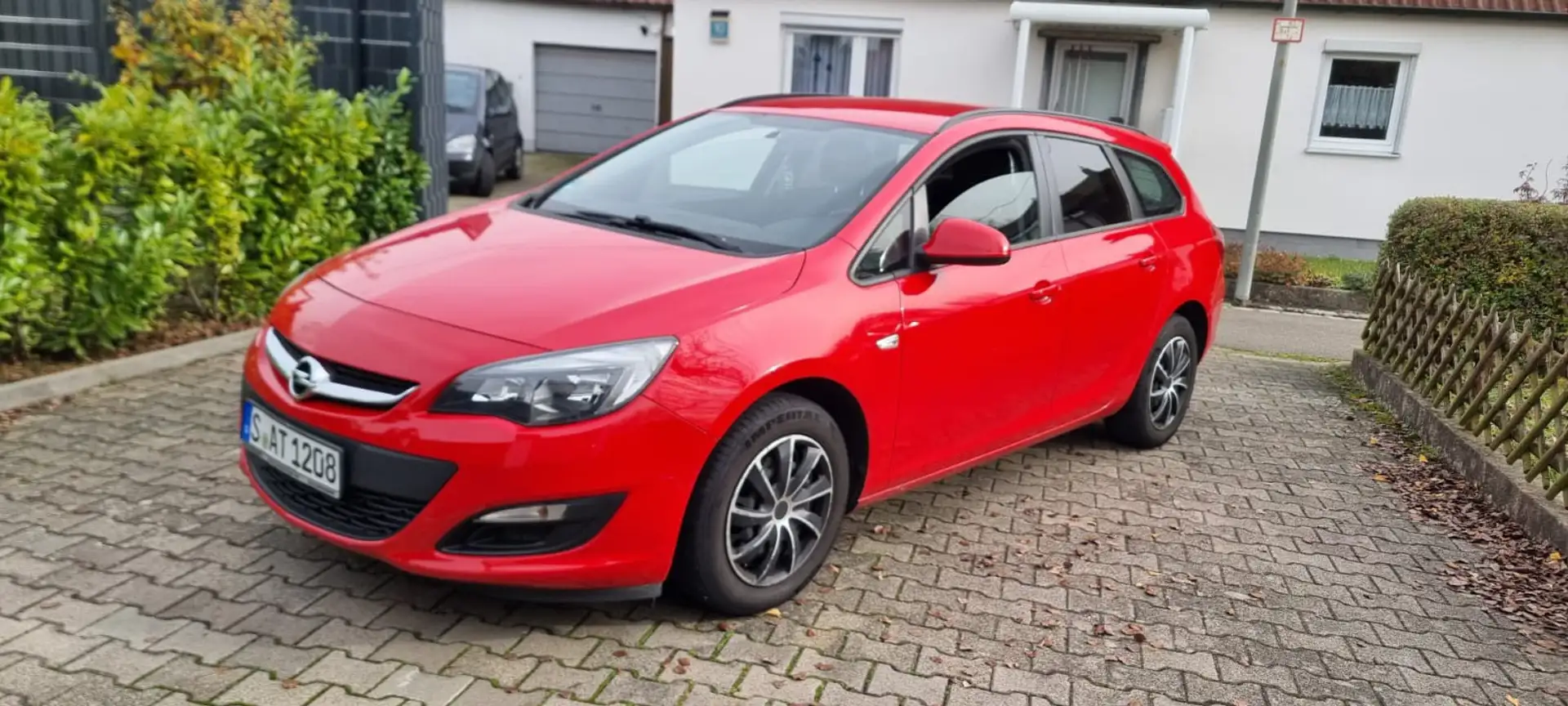 Opel Astra Astra 1.6 j Sports Tourer Rot - 1