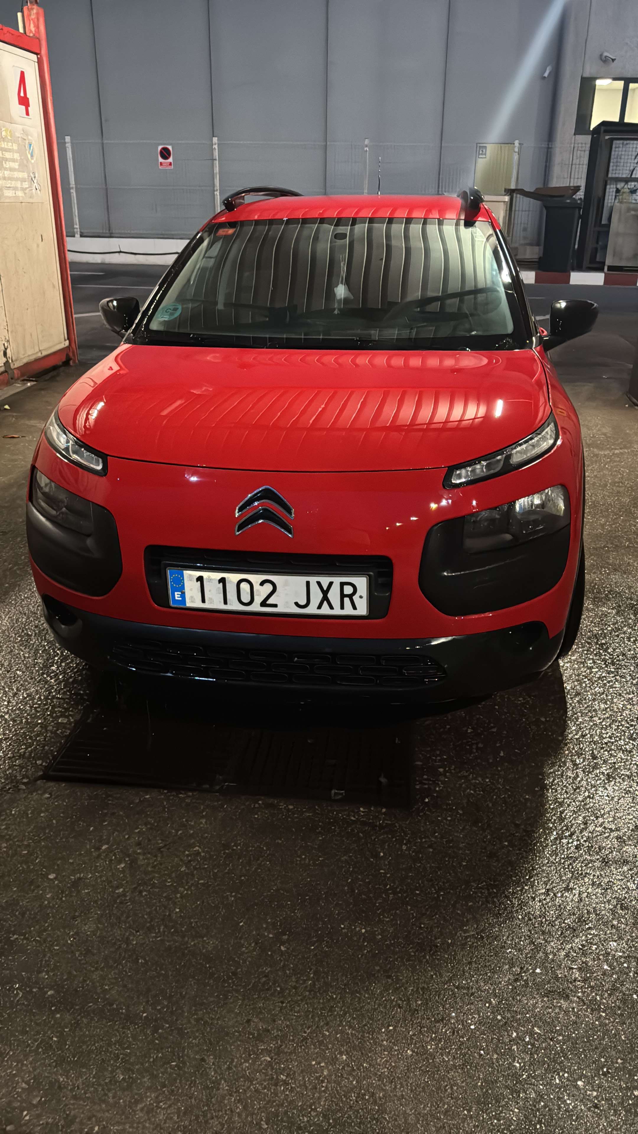 Citroen C4 Cactus 1.2 PureTech S&S Rip Curl 110 - foto 1