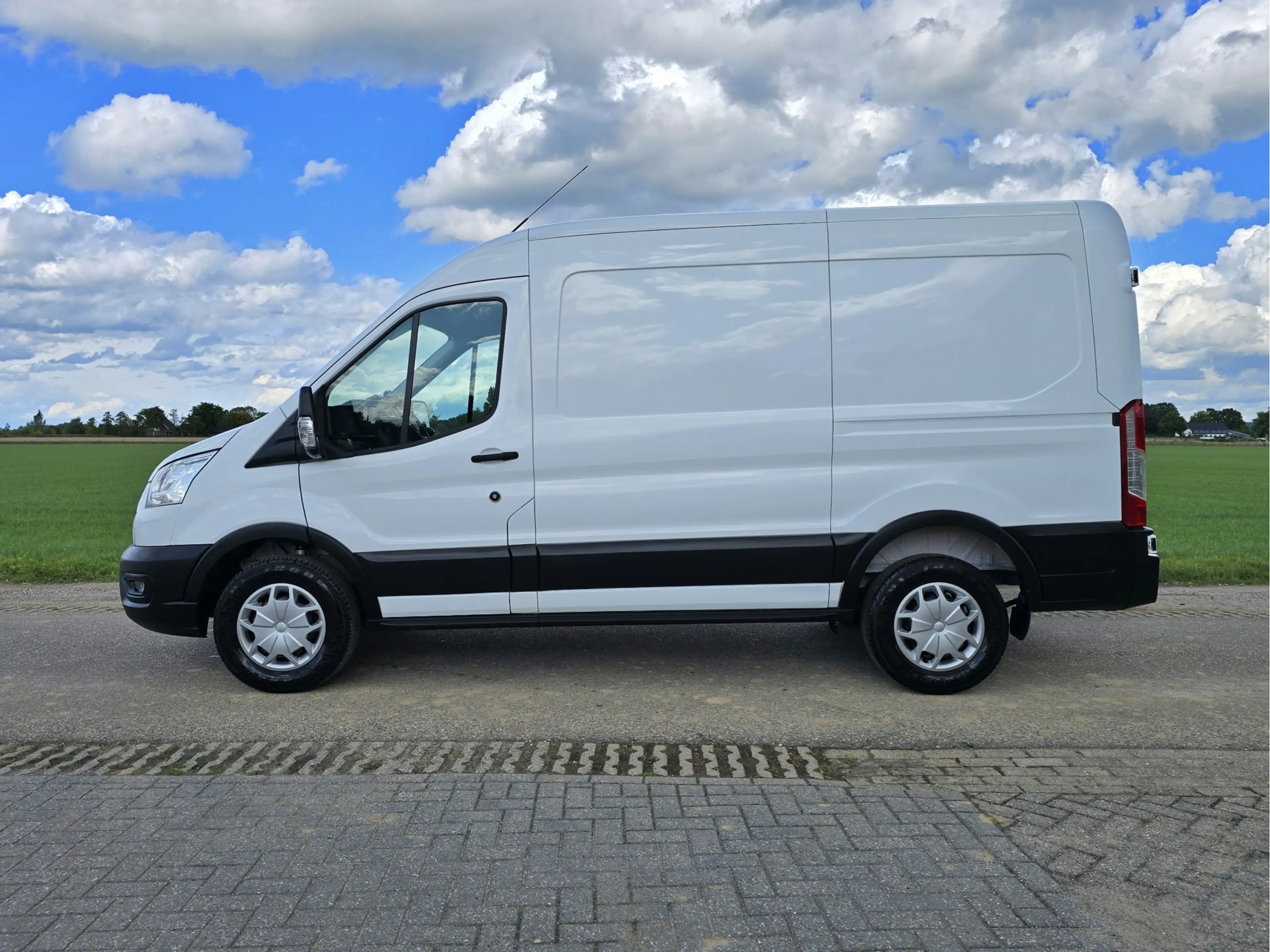 Ford Transit 350 2.0 TDCI L2 H2 - 130 Pk - Euro 6 - Airco - Cru — photo 2
