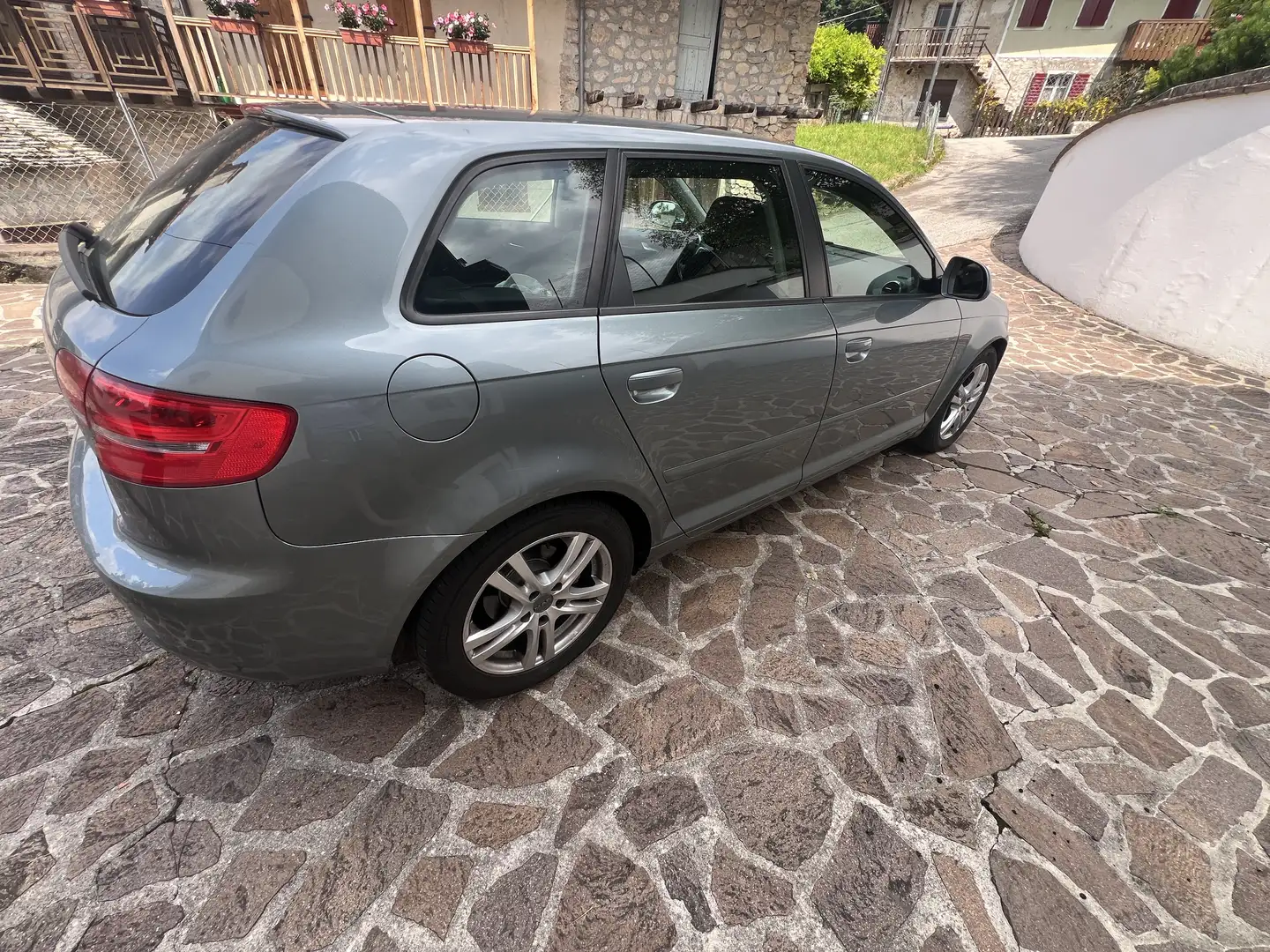 Audi A3 Sportback 2.0 tdi Attraction fap - 2