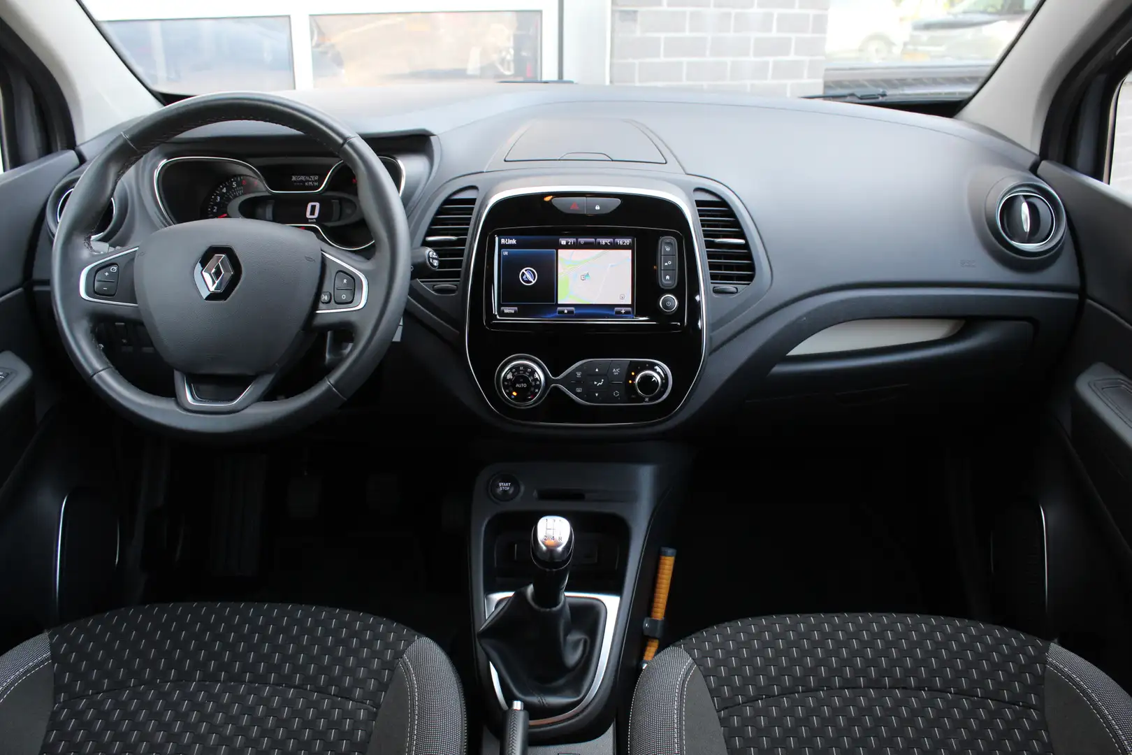 Renault Captur 0.9 TCe Intens / Carplay / Keyless / Camera / N.A. Grijs - 2