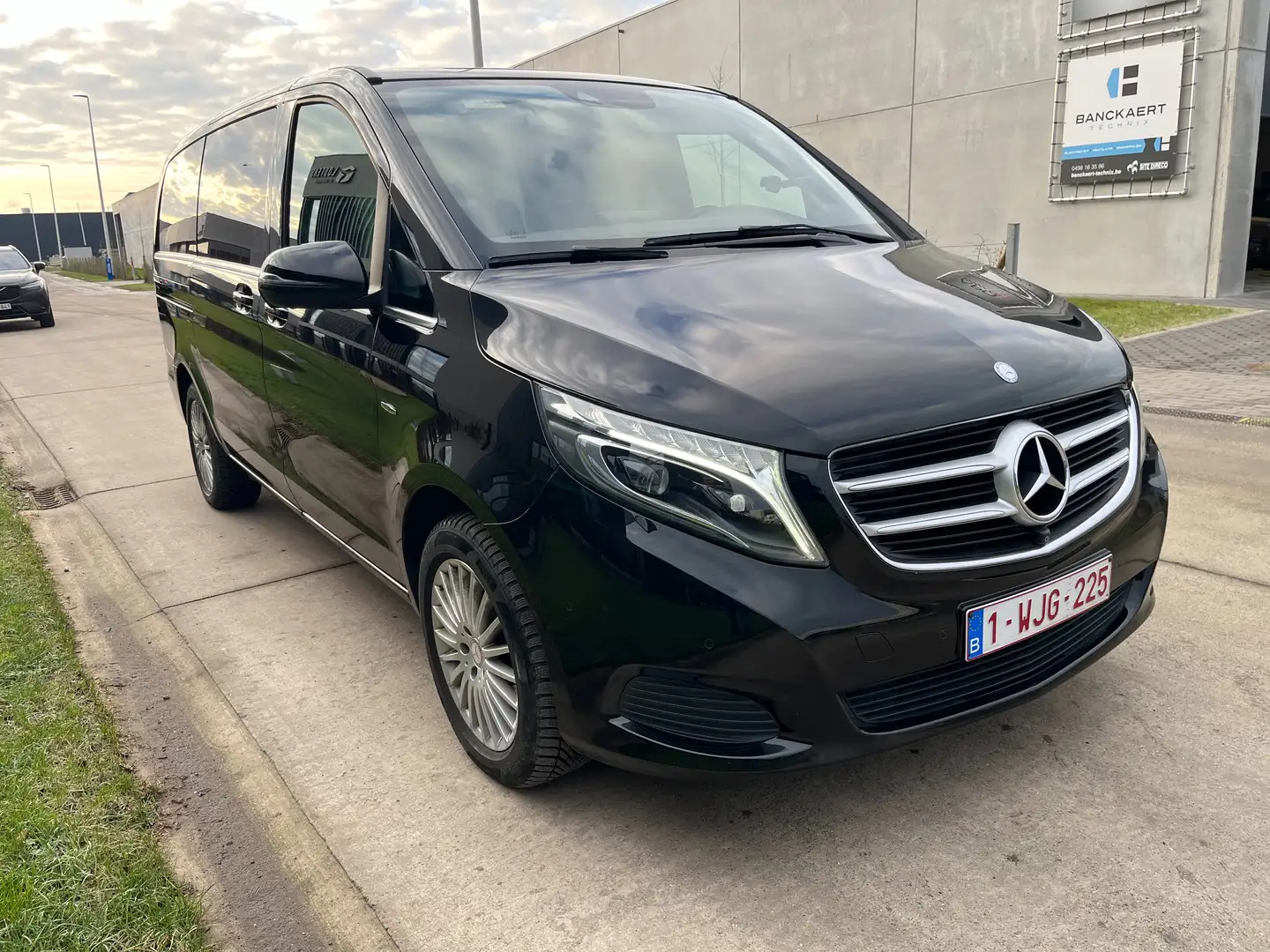 Mercedes-Benz V 250 V 250 d lang 7G-TRONIC Exclusive Zwart - 2