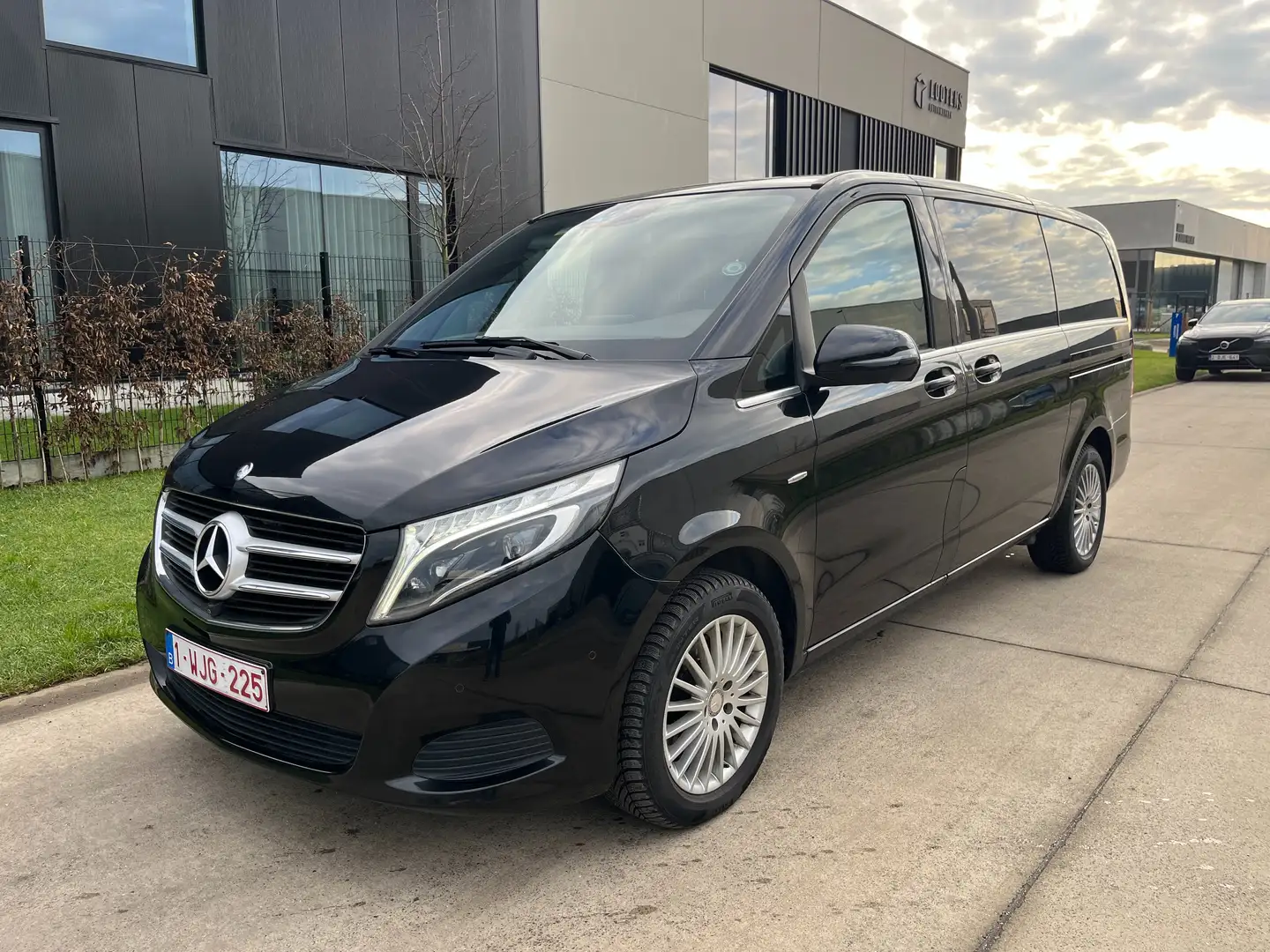 Mercedes-Benz V 250 V 250 d lang 7G-TRONIC Exclusive Zwart - 1