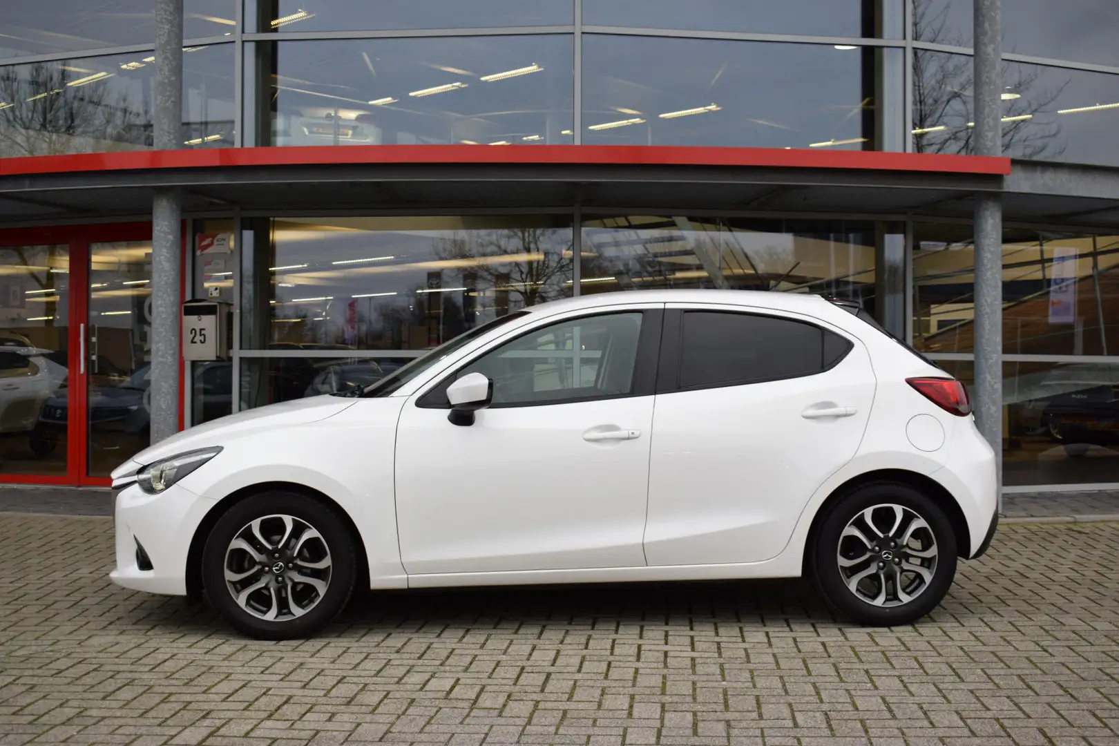 Mazda 2 1.5 Skyactiv-G GT-M | Airco | Navigatie | Cruise C Weiß - 2